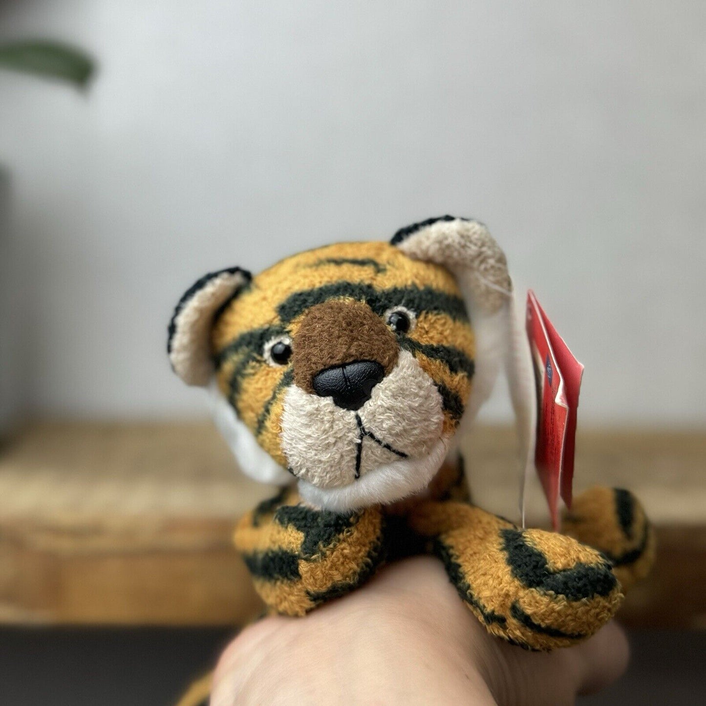 Russ Berrie Luv Pets - Tiger Thor - Small Tiny Beanie Cat Pocket Pal - Tagged 4”