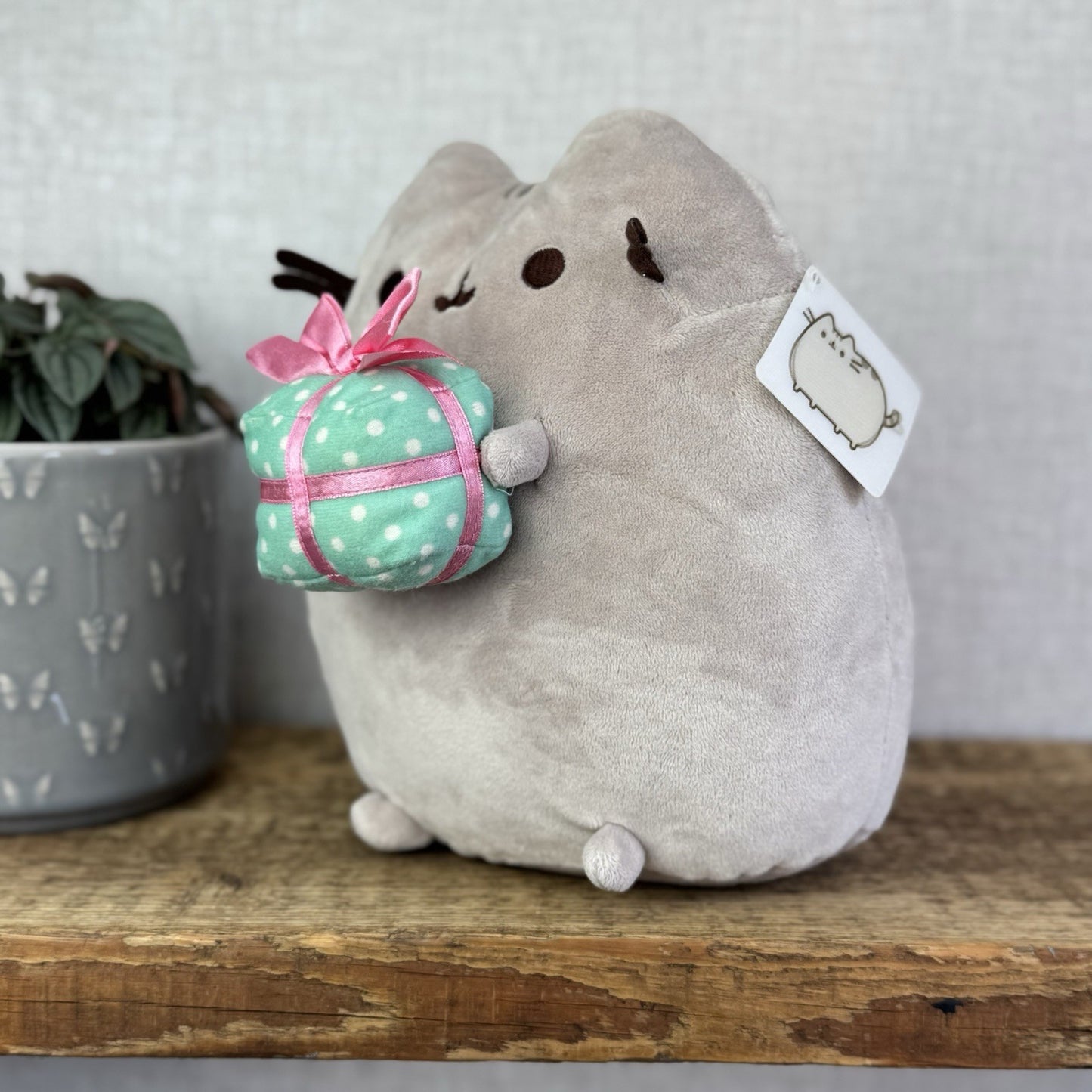 Gund Pusheen Cat - Gift Pusheen, Cat With A Present Plush 8" New Tagged