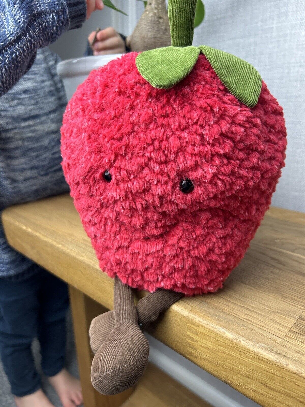 Jellycat Amuseables Strawberry Large - OG Strawberry - Large (4 Leaves)