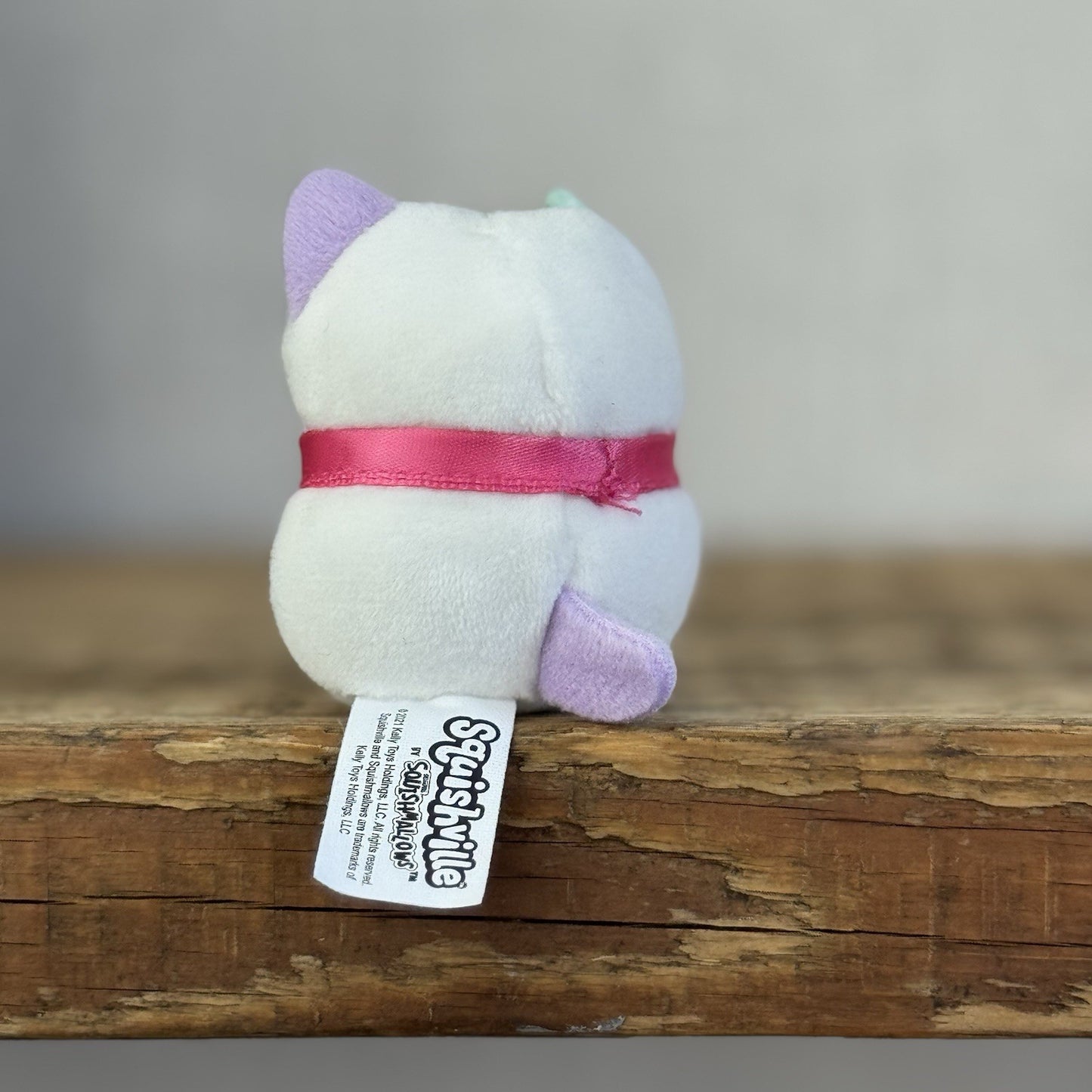 Squishmallow Squishville - Cora Cat Tiny White Squish Cat With Apron Mini 2”