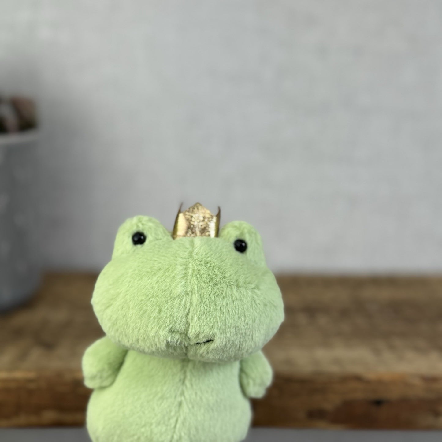 Jellycat Crowning Croaker Green Frog - Small Mini Beanie Frog In Crown Plush