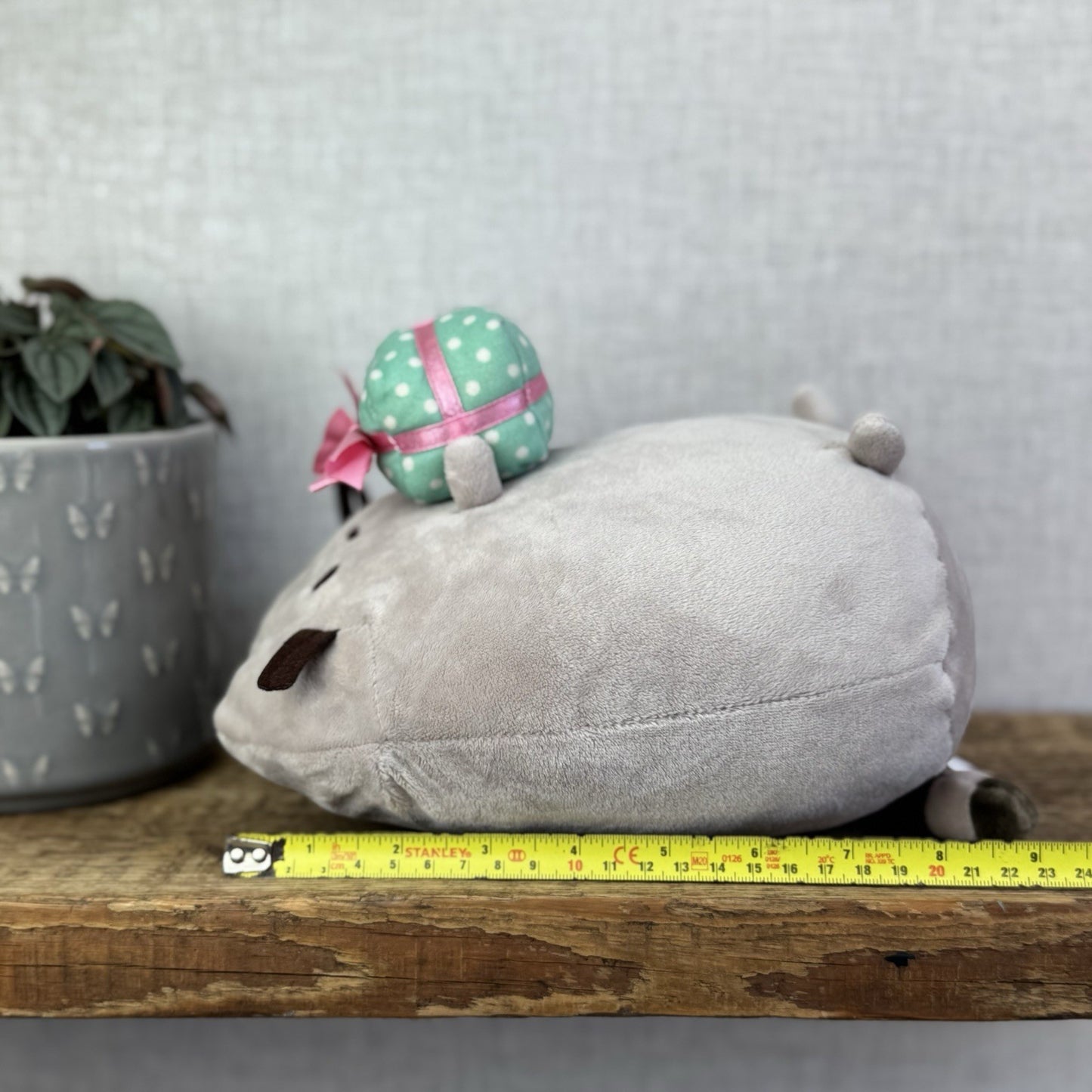 Gund Pusheen Cat - Gift Pusheen, Cat With A Present Plush 8" New Tagged