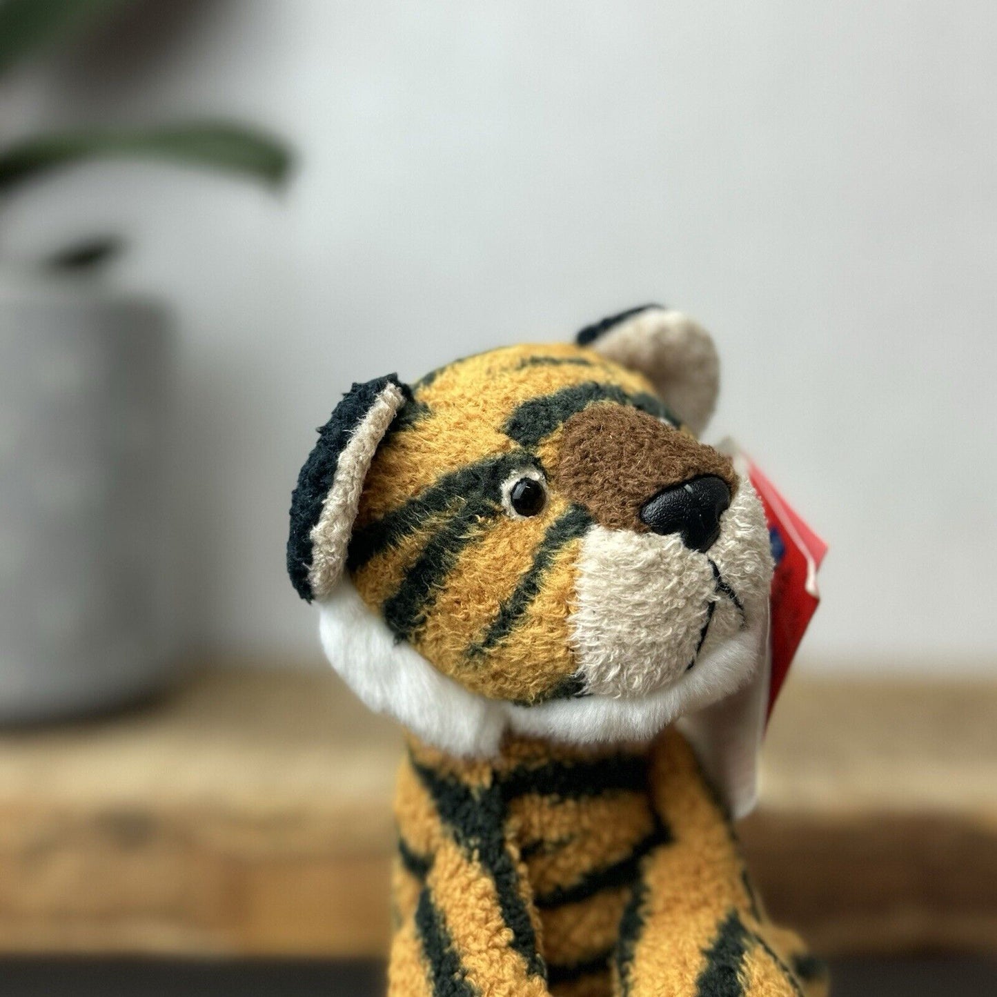 Russ Berrie Luv Pets - Tiger Thor - Small Tiny Beanie Cat Pocket Pal - Tagged 4”