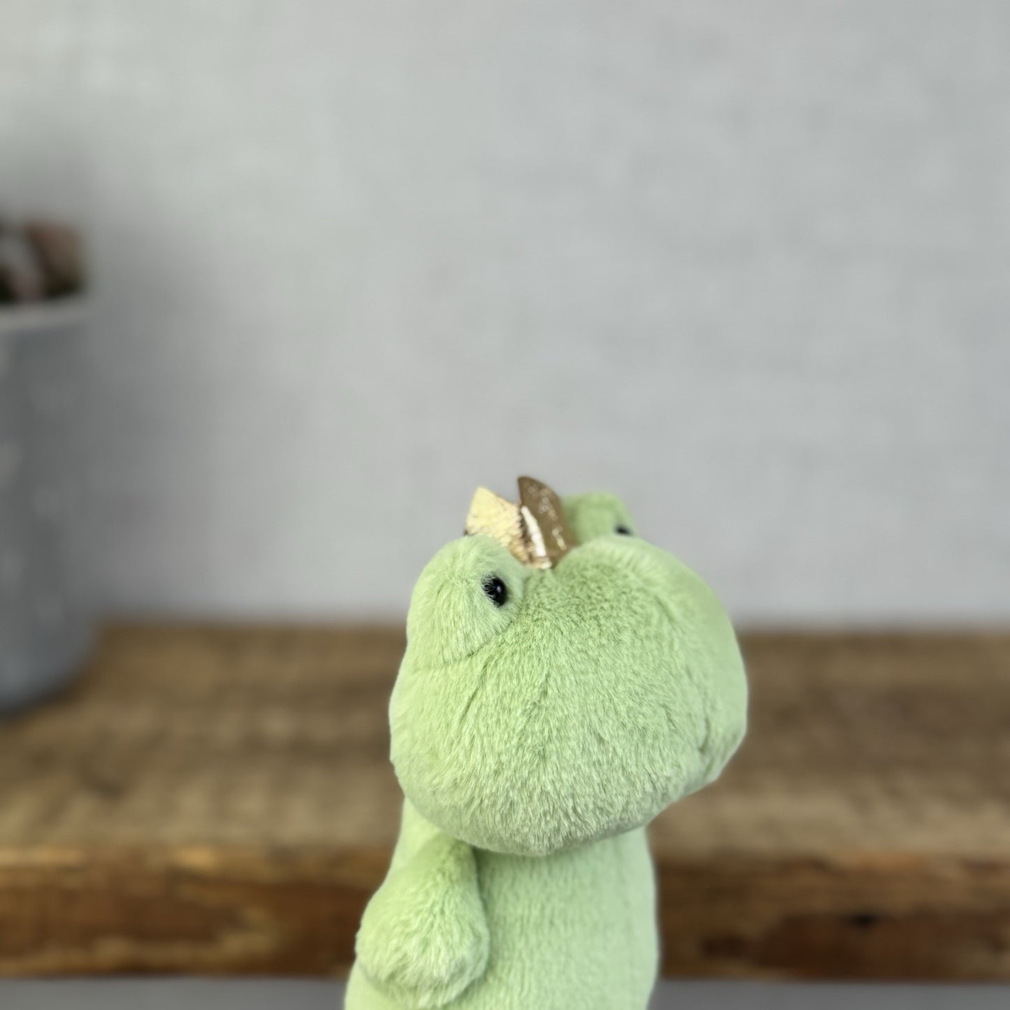 Jellycat Crowning Croaker Green Frog - Small Mini Beanie Frog In Crown Plush