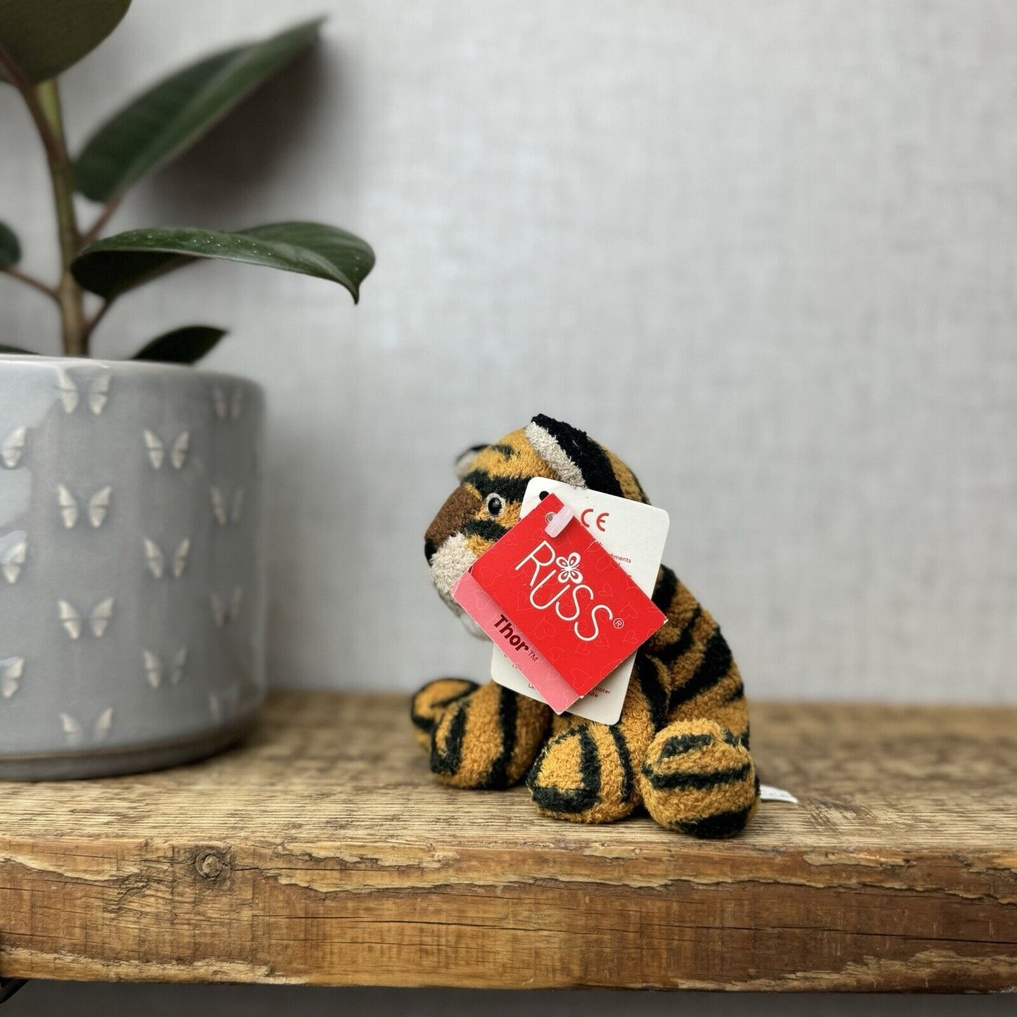 Russ Berrie Luv Pets - Tiger Thor - Small Tiny Beanie Cat Pocket Pal - Tagged 4”