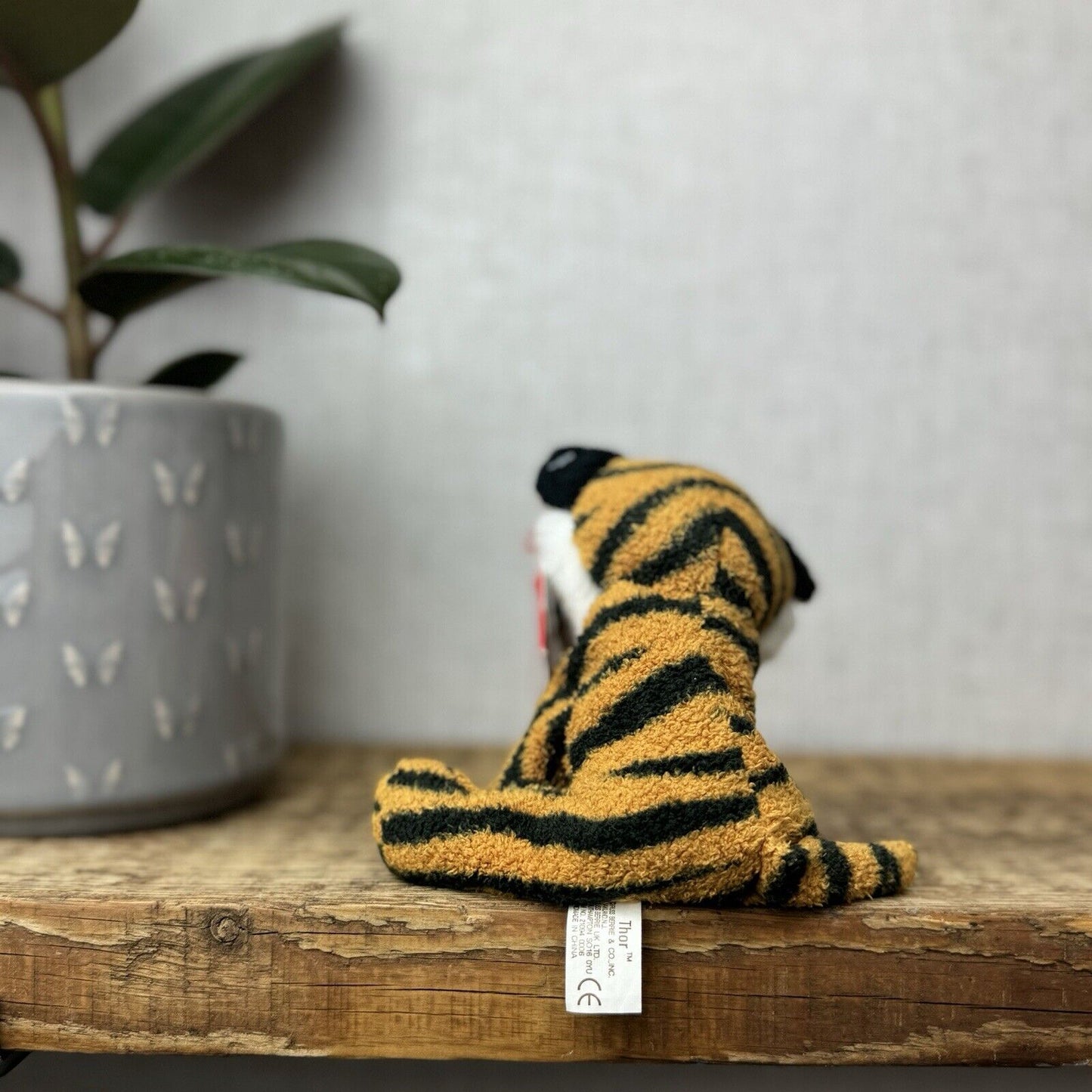 Russ Berrie Luv Pets - Tiger Thor - Small Tiny Beanie Cat Pocket Pal - Tagged 4”