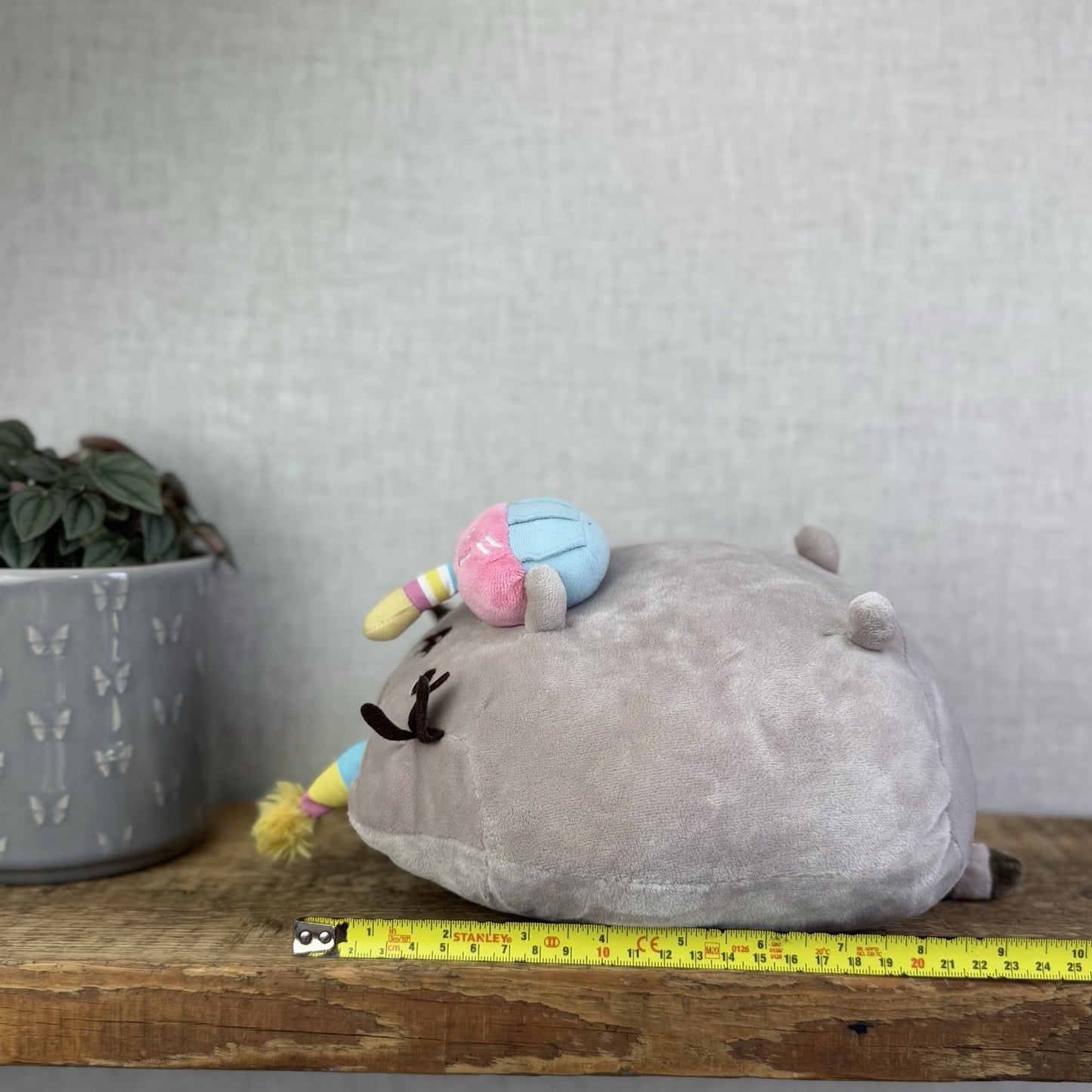 Gund Pusheen Cat - Birthday Cake Pusheen Plush - Cupcake And Party Hat Medium 8"