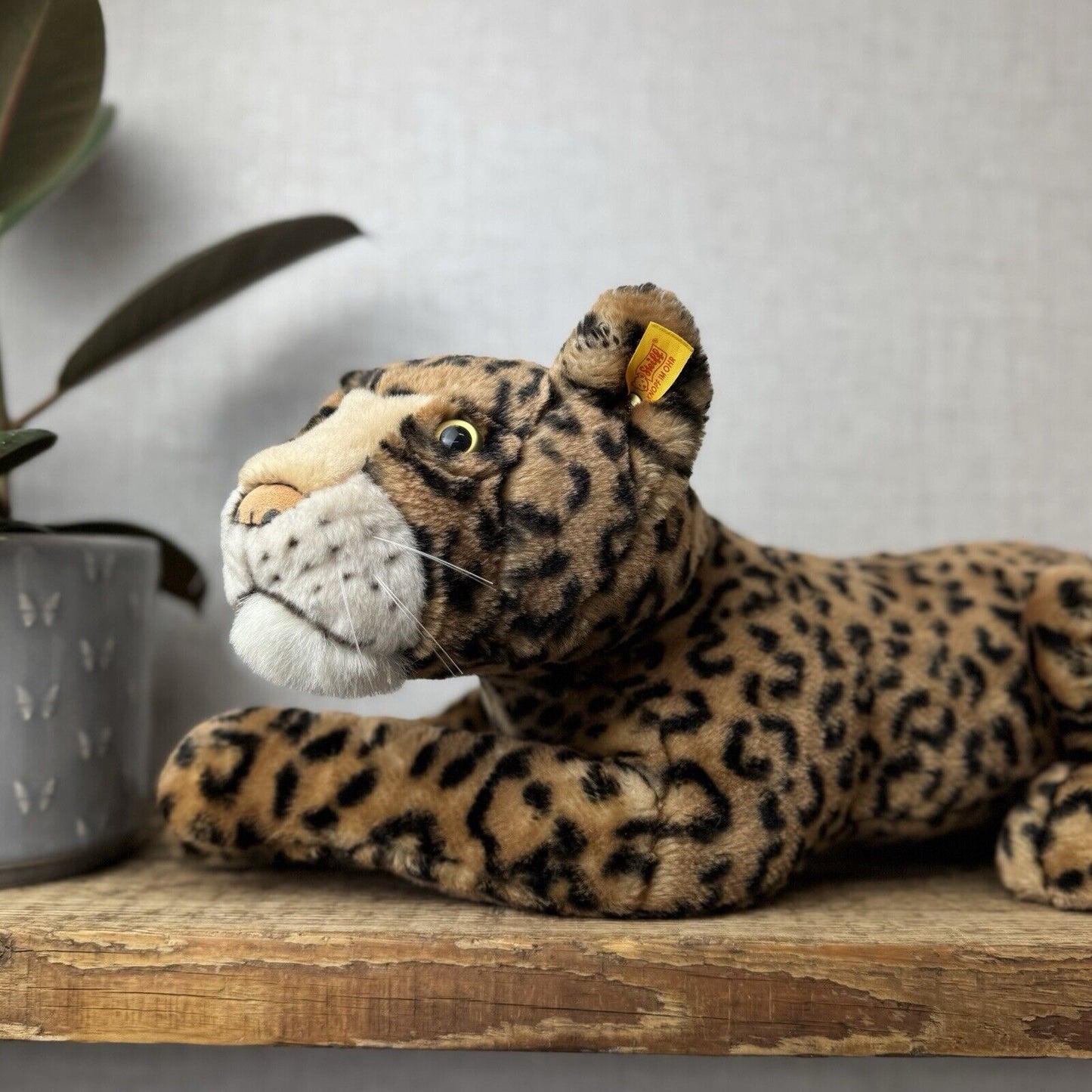 Steiff Laying Leopard With Ear Button - Large Leopard Collectible 17” - 064036