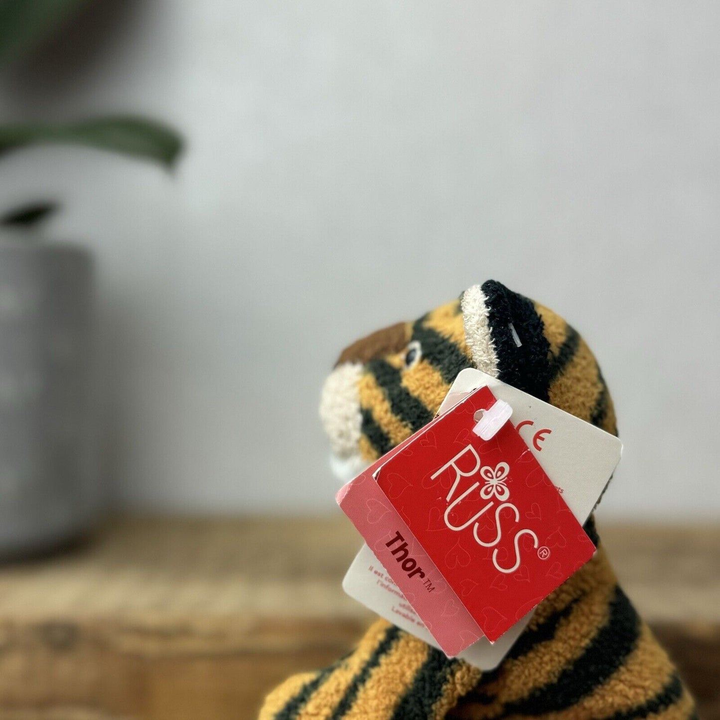 Russ Berrie Luv Pets - Tiger Thor - Small Tiny Beanie Cat Pocket Pal - Tagged 4”