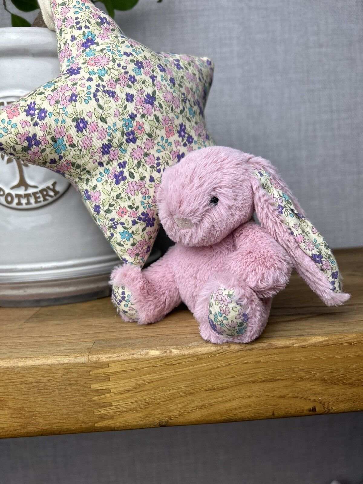 Jellycat Blossom Tulip Bunny Rabbit Pink Musical Star Pull Soft Plush Toy