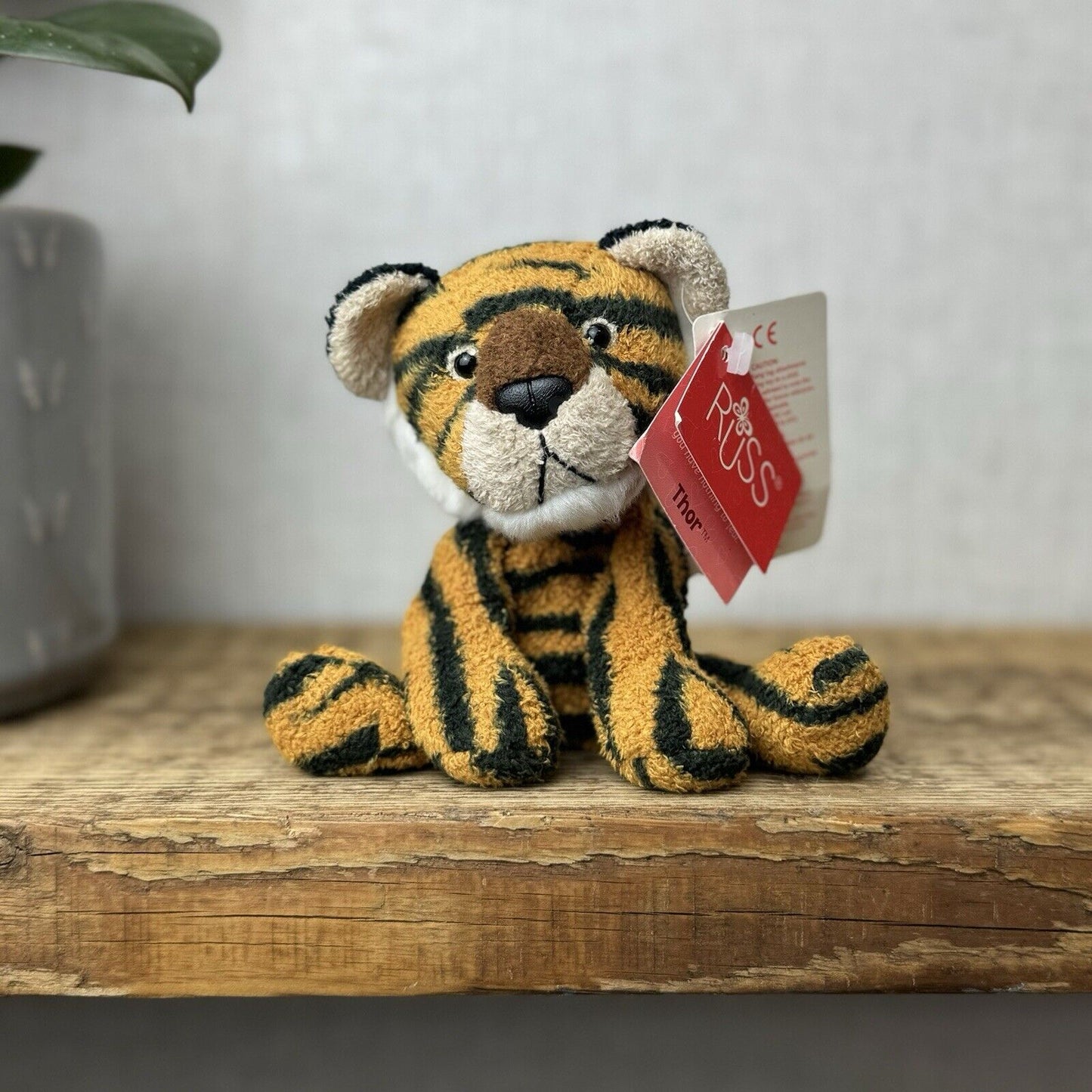 Russ Berrie Luv Pets - Tiger Thor - Small Tiny Beanie Cat Pocket Pal - Tagged 4”