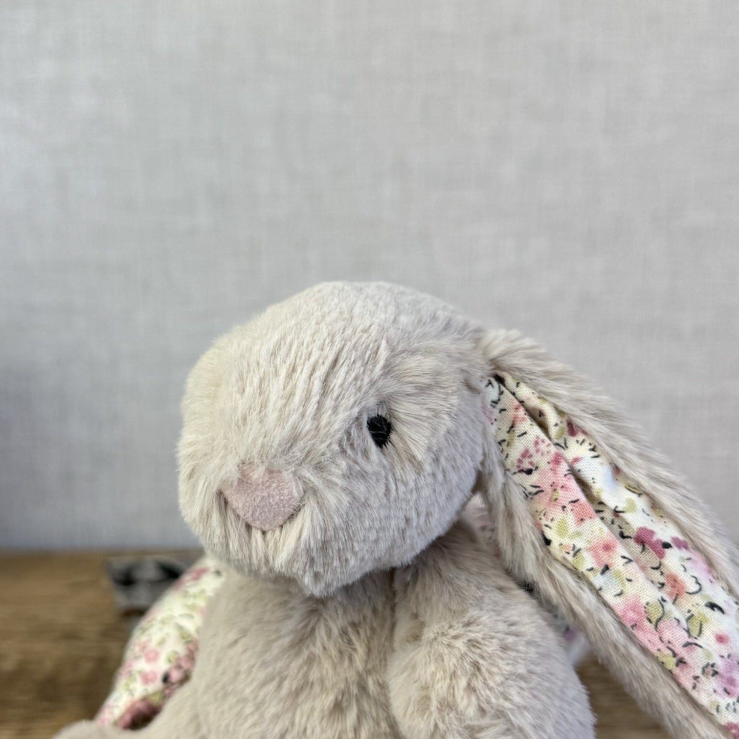 Jellycat Blossom Beau Beige Bunny Rabbit Musical Star Pull Soft Plush Toy NWOT