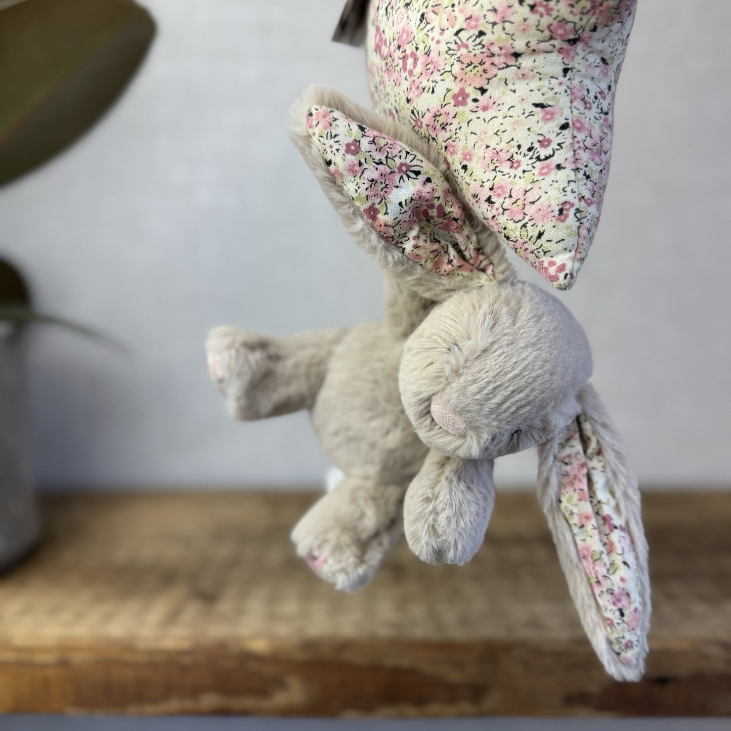 Jellycat Blossom Beau Beige Bunny Rabbit Musical Star Pull Soft Plush Toy NWOT