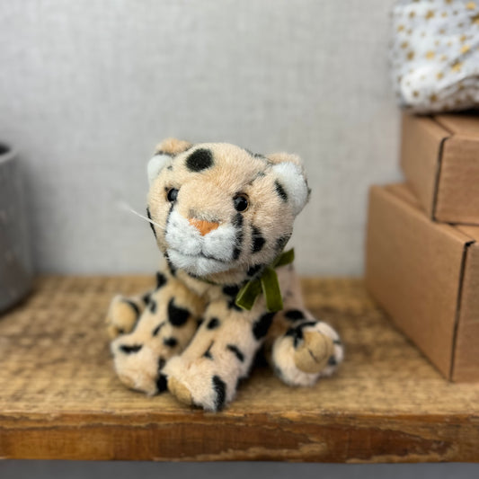 Secret Santa - Anna Club Plush Small Leopard Beanie