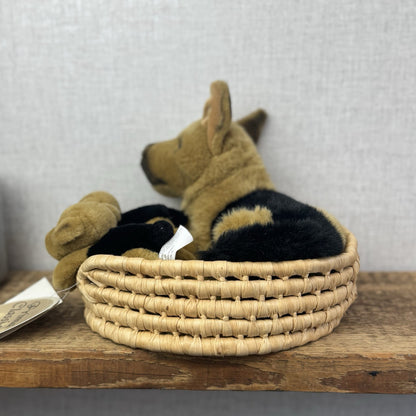 E&J Classics German Sheperd Mother & Puppy In Basket - New With Tags Rare
