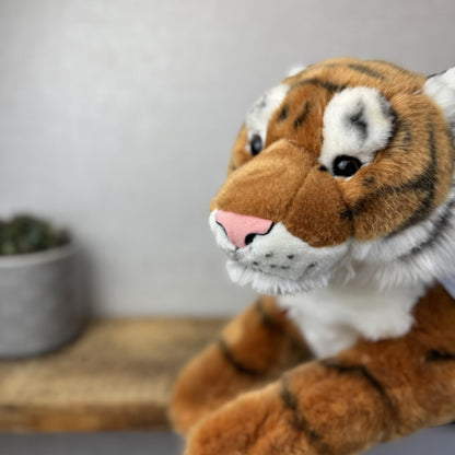 FAO Schwarz Tiger 2018 - Large Lifelike Tiger Beanie Plush Large Pristine NWOT 