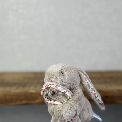 Jellycat Bashful Bunny Soother Bloosom beige 'Petal” Comforter Soother NWOT