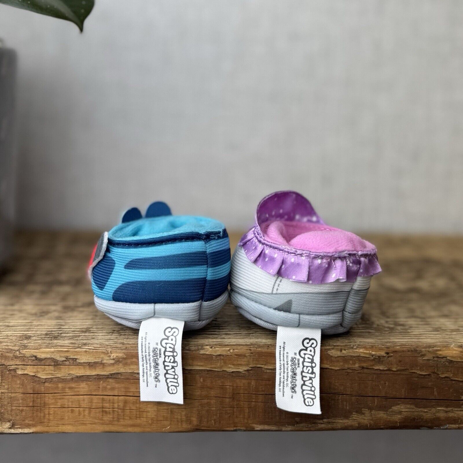 Squishmallow Squishville On Ice Accessory Set - Will Grey/Silver Dragon 2"