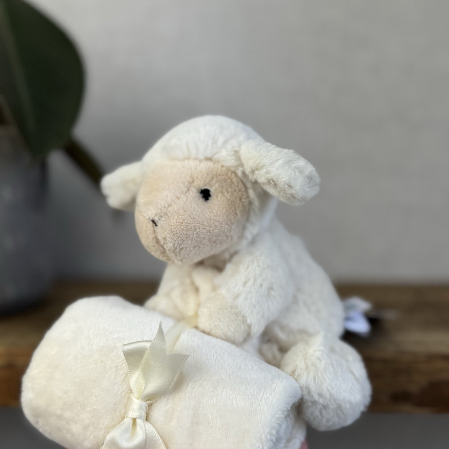 Jellycat Bashful Lamb Soother - Sheep Lamb Cream Comfort Blanket Baby Gift NWOT