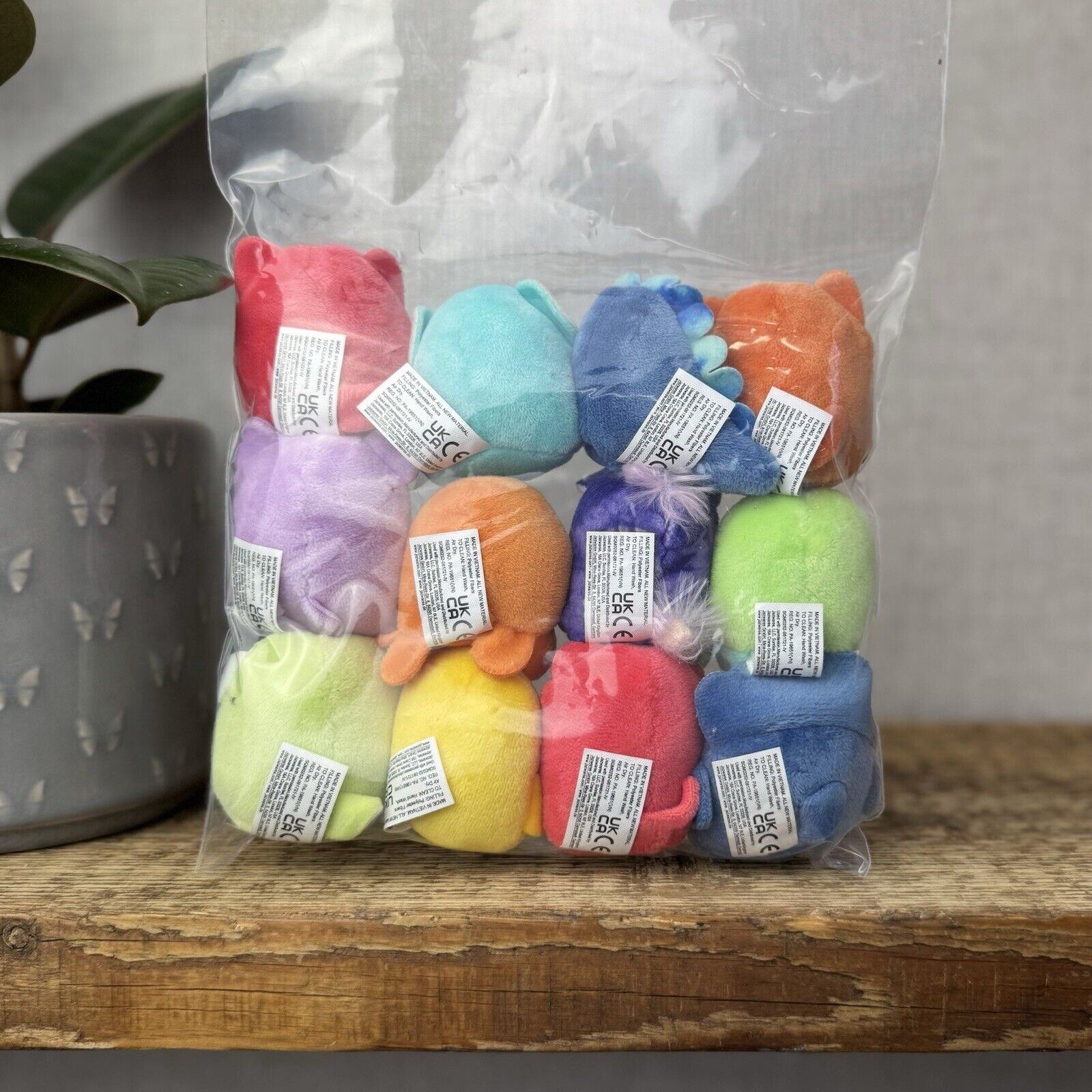 Squishmallows Squishville - Brilliant Besties Squad - Bright Colour Bundle x 12