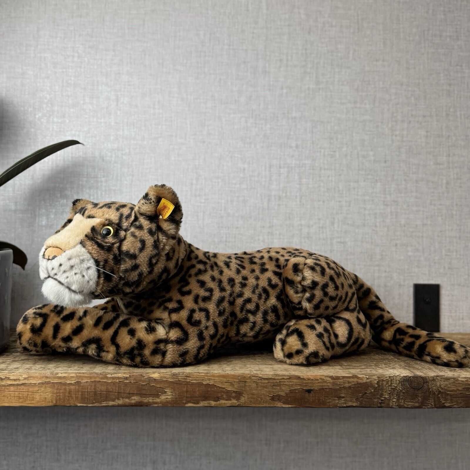 Steiff Laying Leopard With Ear Button - Large Leopard Collectible 17” - 064036