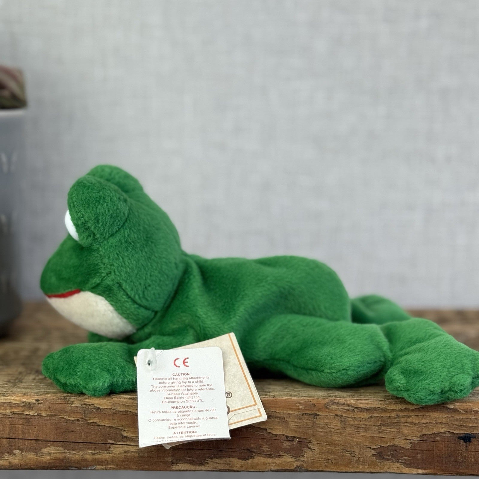 Russ Berrie Luv Pet Fergie - Floppy Beanbag Frog Soft Toy Retired With Tags 8”