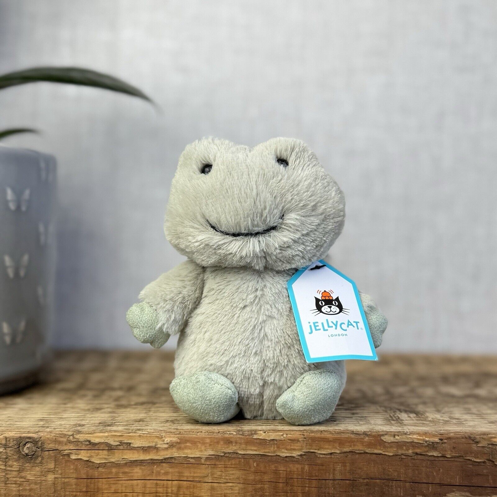 Jellycat Nippit Frog - New With Tags - Small Pale Green Standing Frog Beanie 5”