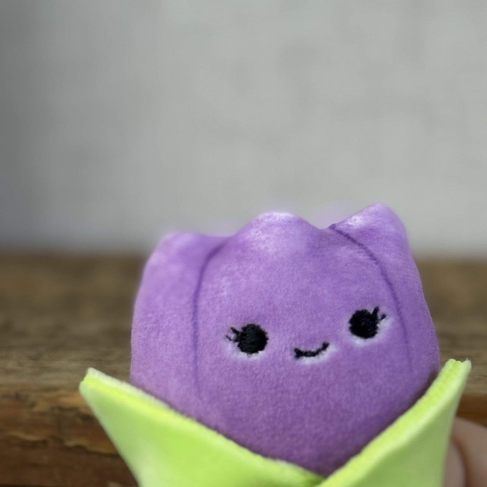 Squishmallow Squishville - Mini Flower Soft Toy Squish Jackie Purple Tulip 2"