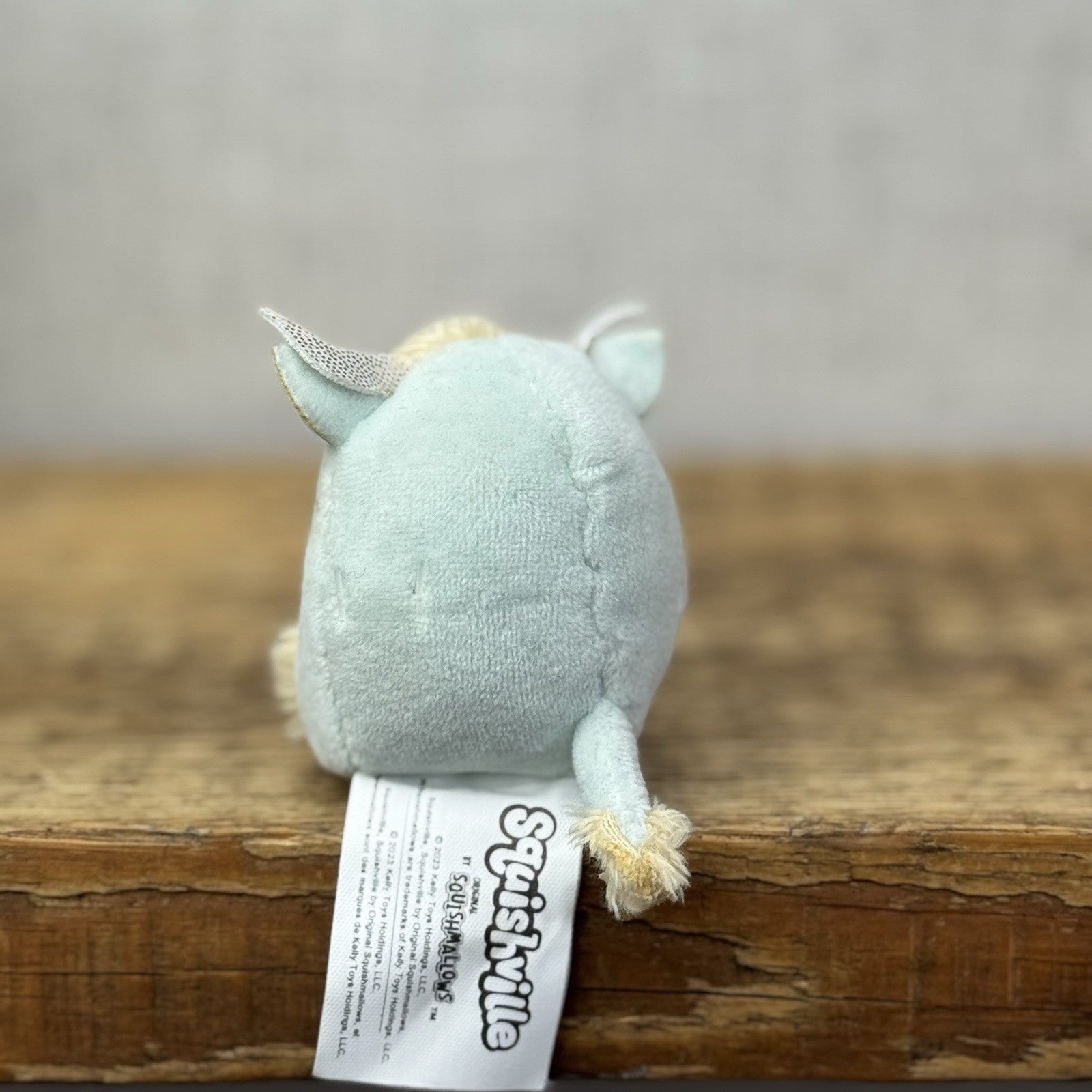 Squishmallow Squishville - Armie The Highland Cow Miniature Winking Cow 2"