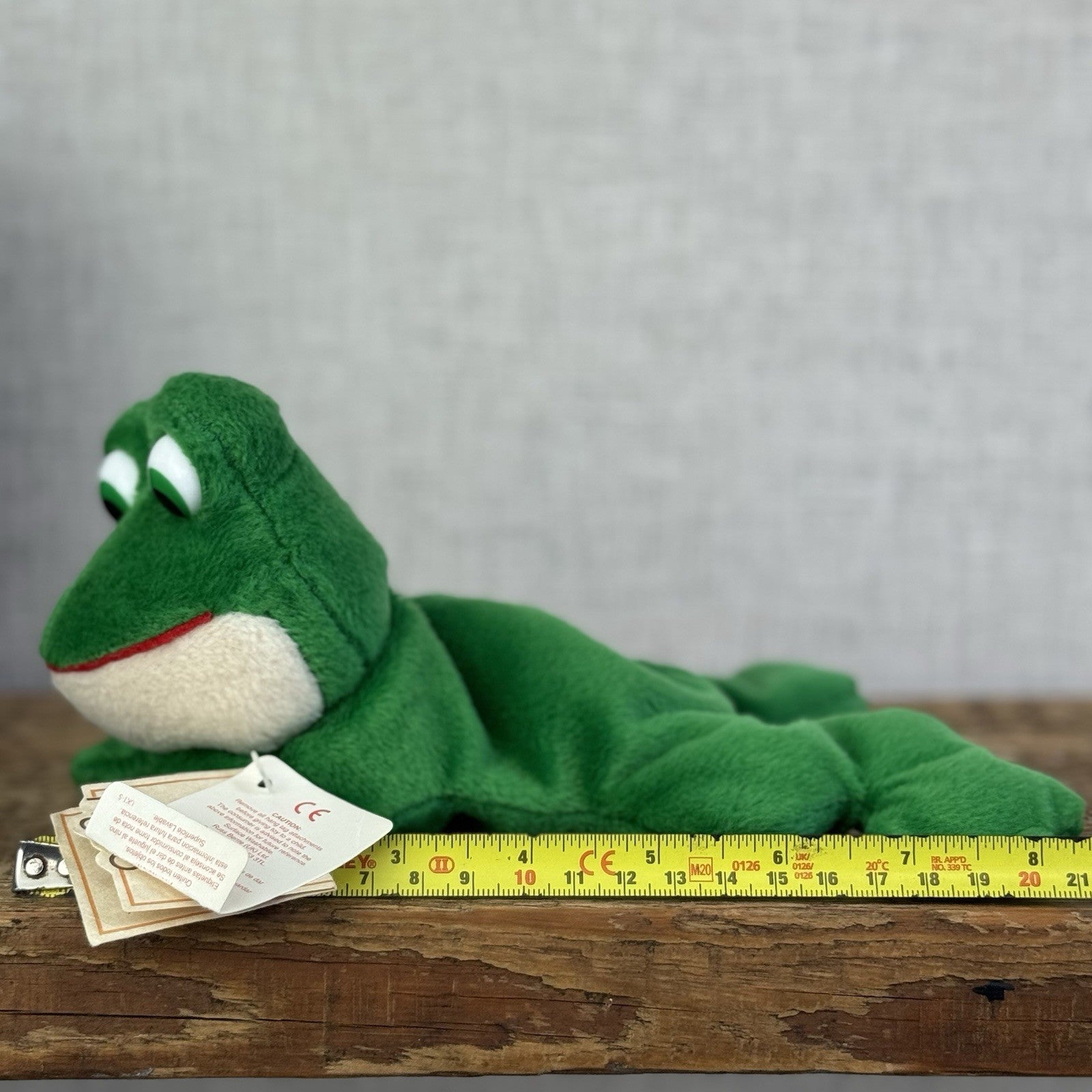 Russ Berrie Luv Pet Fergie - Floppy Beanbag Frog Soft Toy Retired With Tags 8”