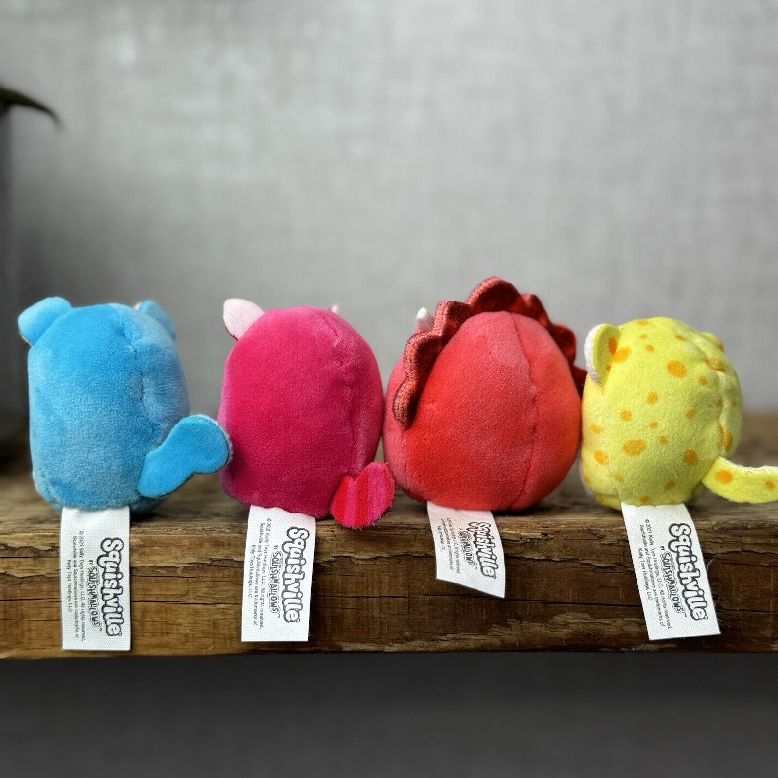 Squishmallow Squishville - Bright Squad x4 - Lexie, Tristan, Lecia, Santiago 2"
