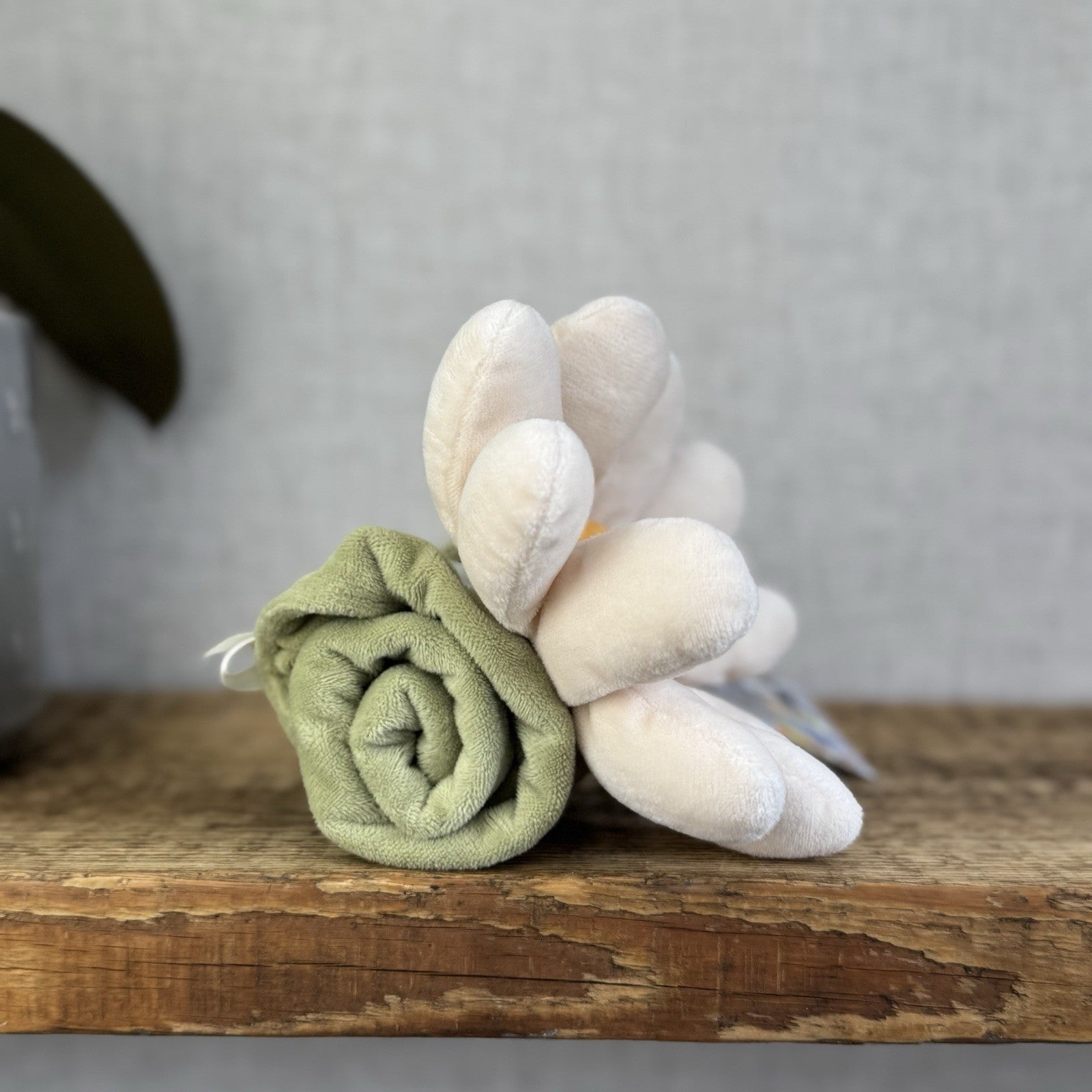 Jellycat Fleury Daisy Soother - White Flower Soft Comforter Baby Girl Blanket