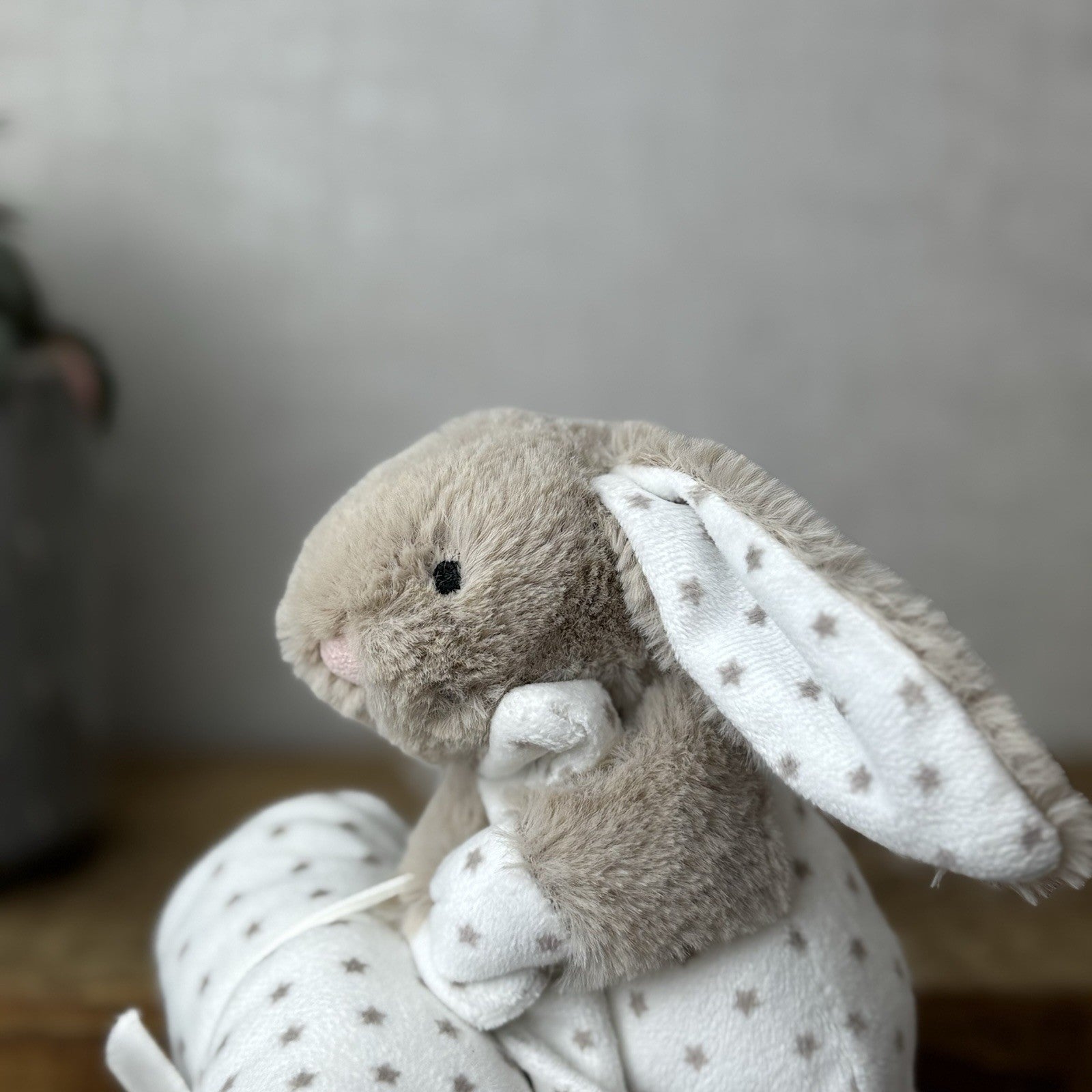 Jellycat Bashful Star Bunny  Soother - Beige/White Star Blanket Bunny Comforter