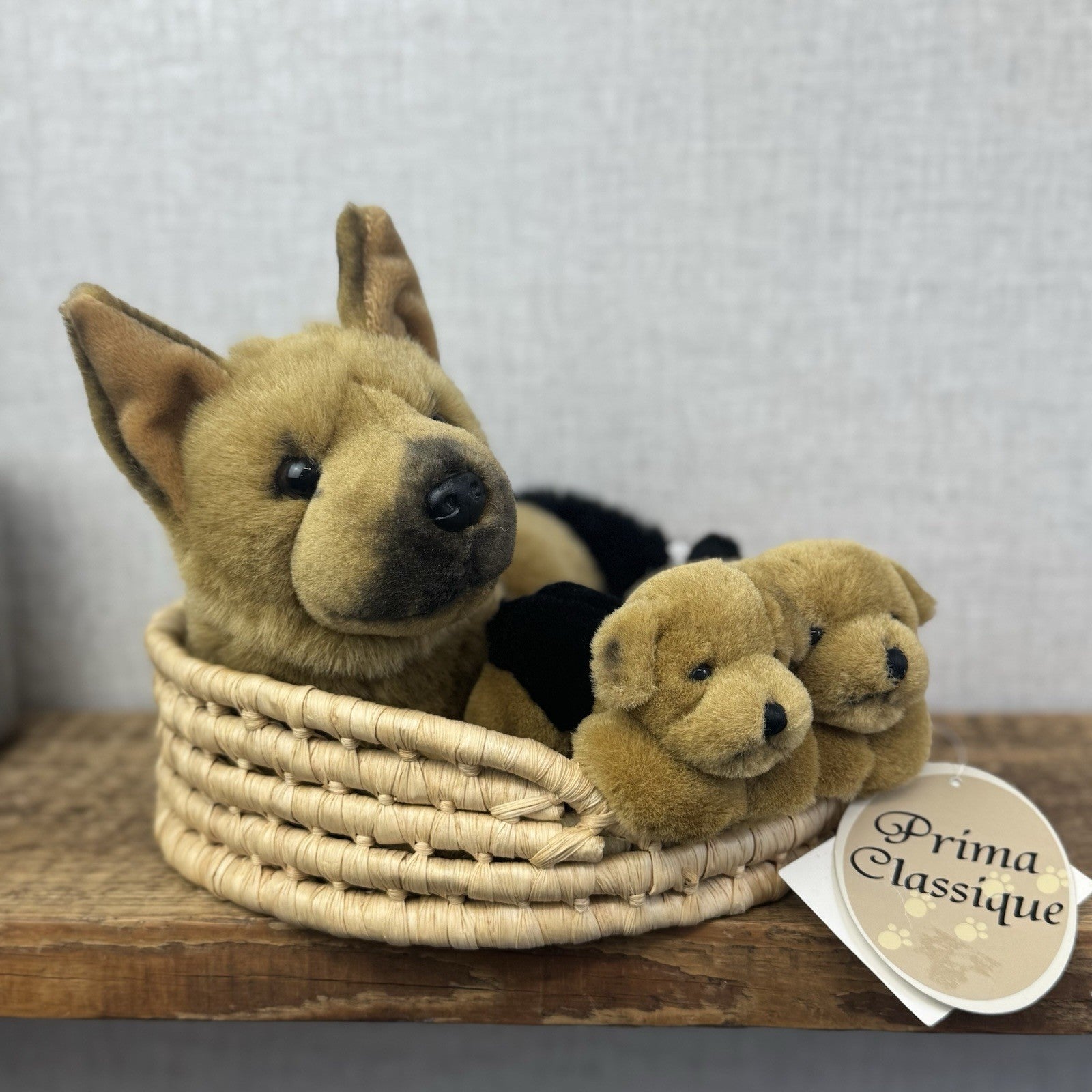E&J Classics German Sheperd Mother & Puppy In Basket - New With Tags Rare