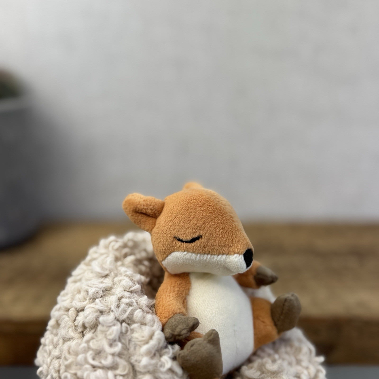 Jellycat Hibernating Fox - Baby Fox In A Nest Soft Toy Plush Cute NwOT 5”