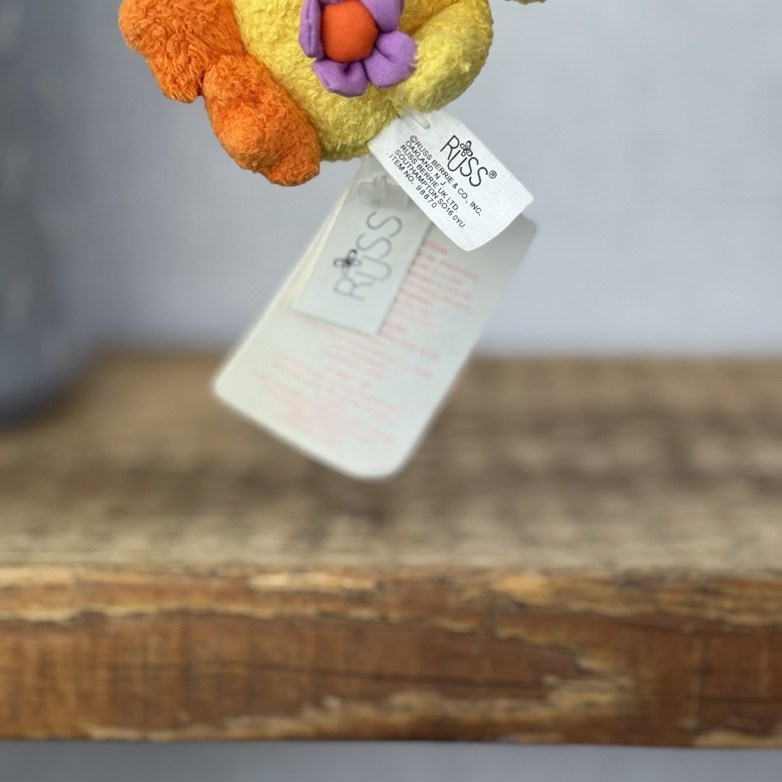 Russ Berrie Mini Luv Bunch - Tiny Duckling Holding Flower Plush New With Tags 3”