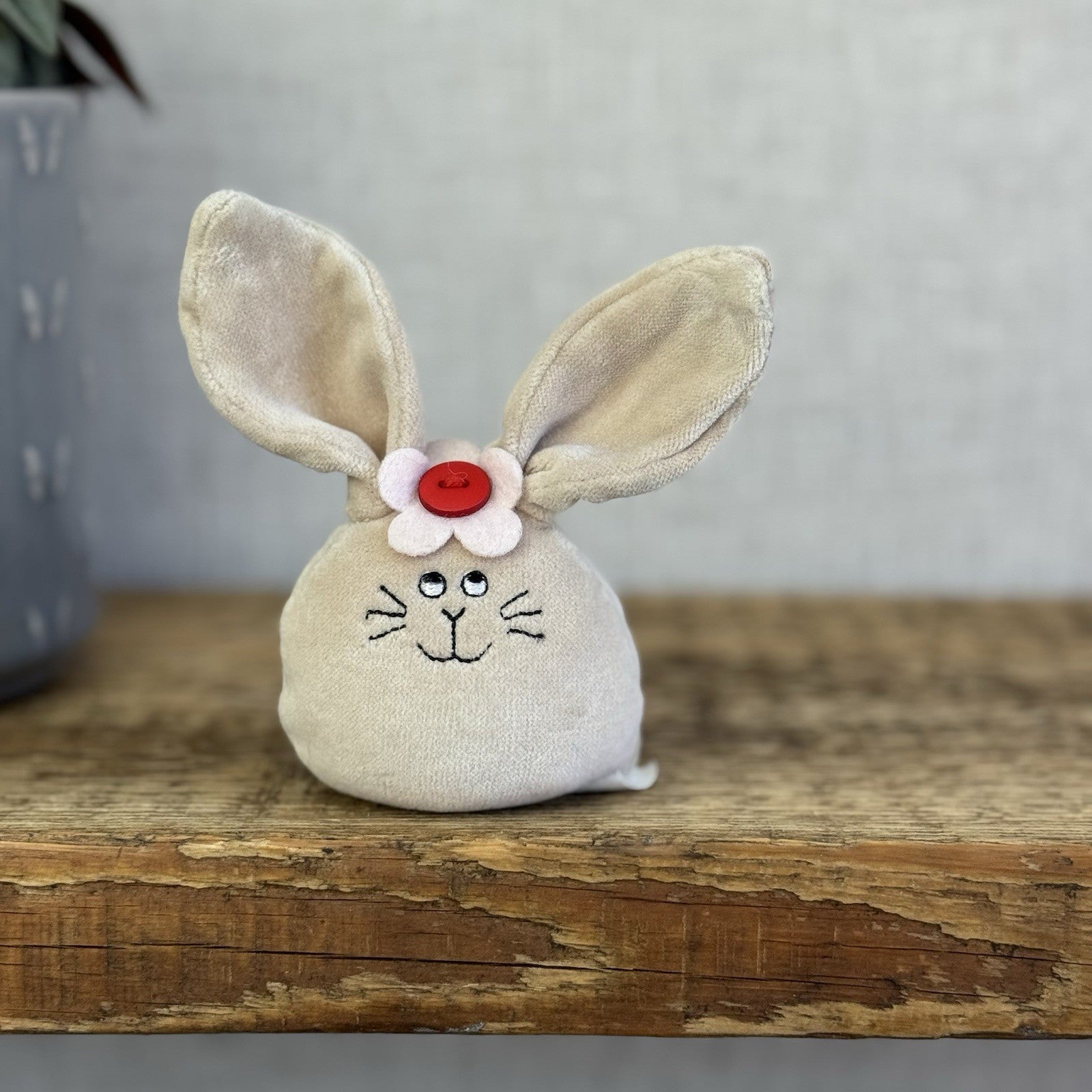 Jellycat Large Bean Bunny - Vintage Bunny With Flower - NWOT Collectible 5"
