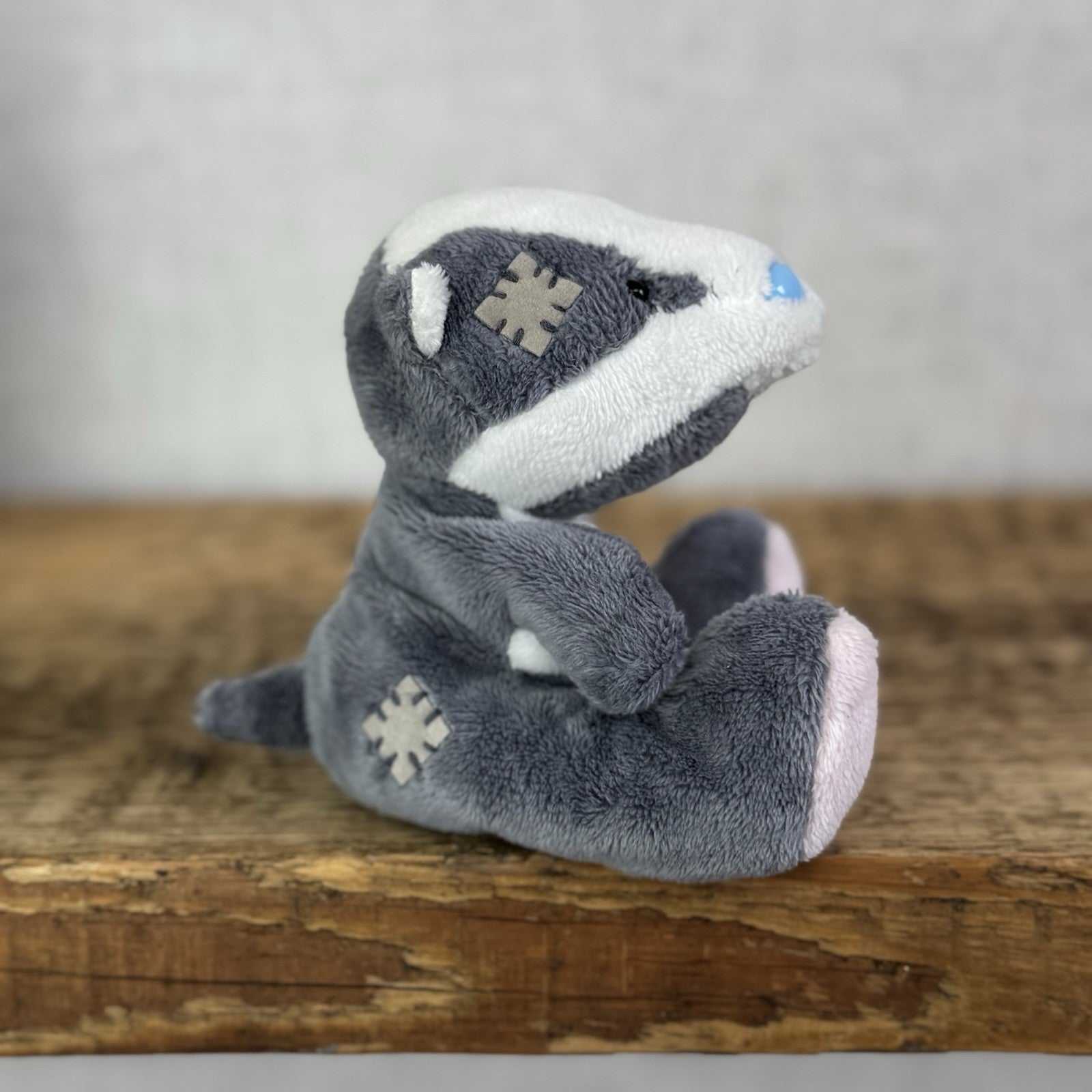 Blue Nose Friends Bracken Badger #25 - Small Grey/White Badger Soft Toy Beanie 