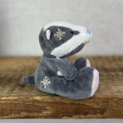 Blue Nose Friends Bracken Badger #25 - Small Grey/White Badger Soft Toy Beanie 