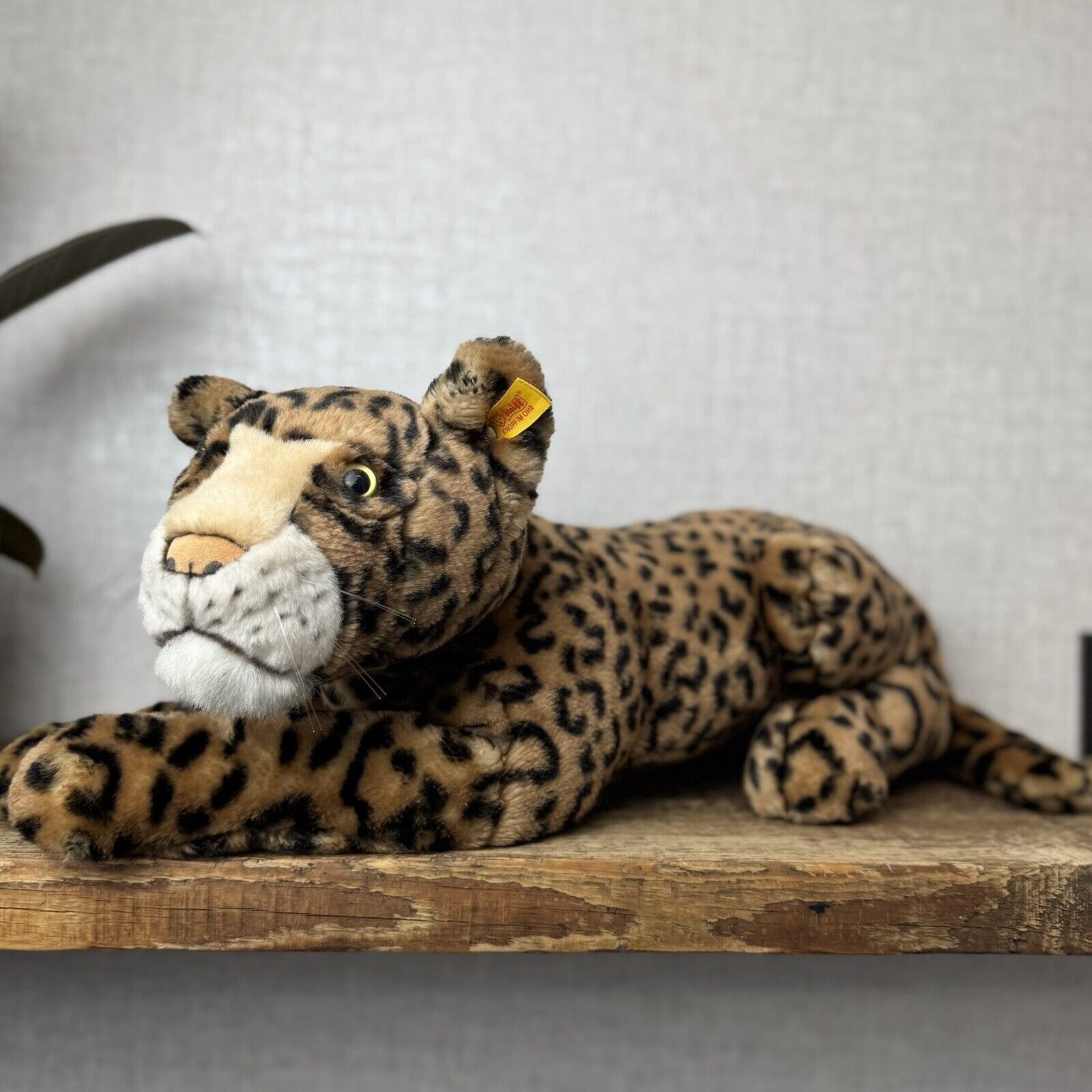 Steiff Laying Leopard With Ear Button - Large Leopard Collectible 17” - 064036