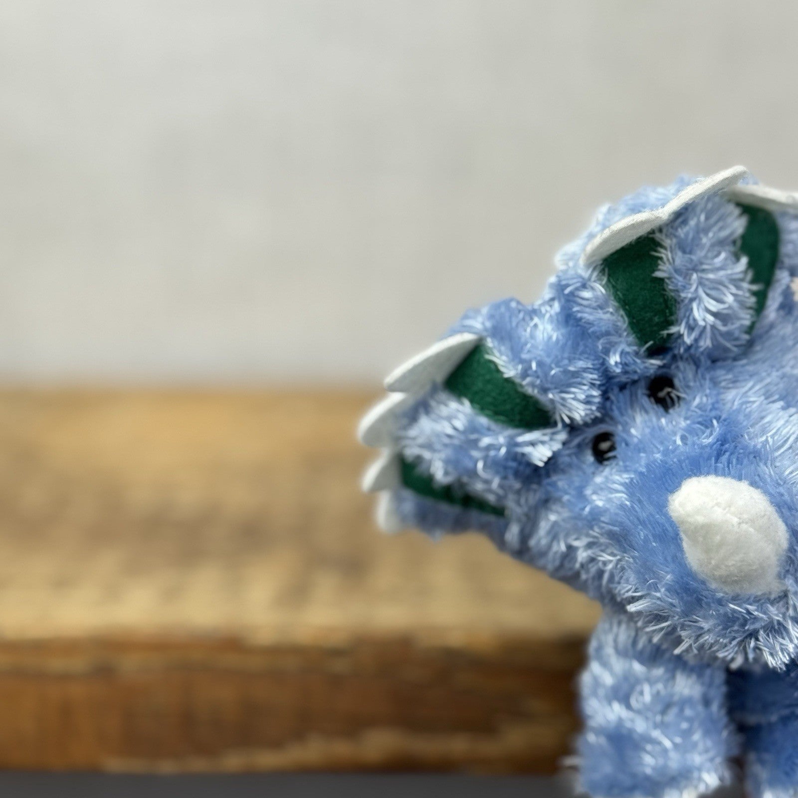 Russ Berrie Luvvies - Jeff Triceratops - Pudding Dino Soft Toy Tiny 4”