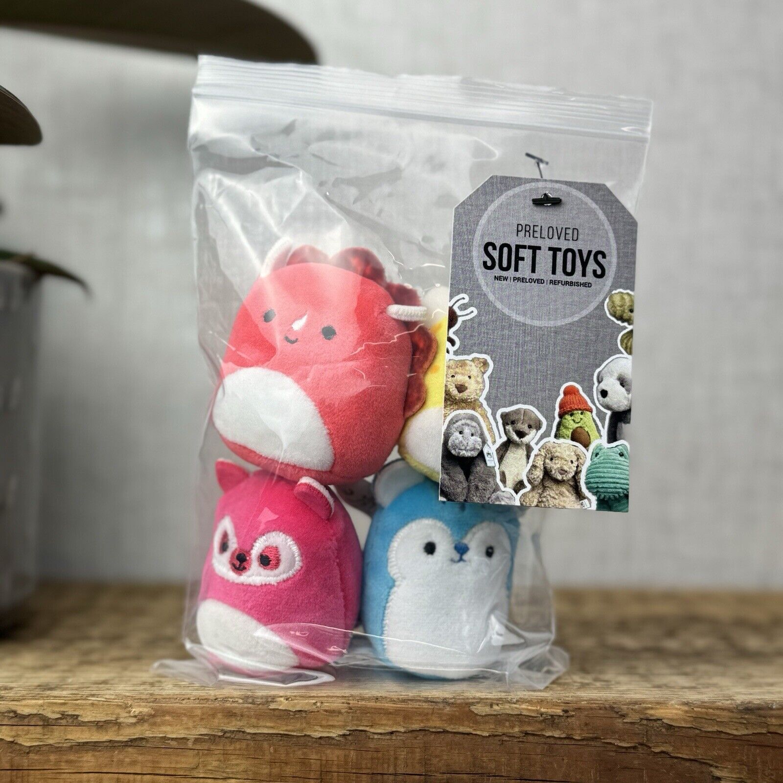 Squishmallow Squishville - Bright Squad x4 - Lexie, Tristan, Lecia, Santiago 2"