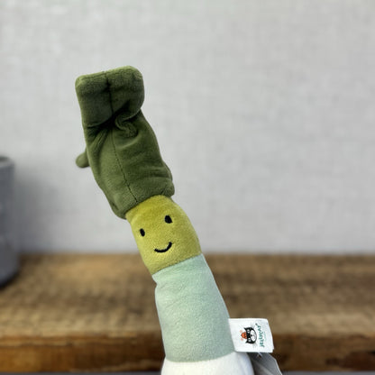 Jellycat Vivacious Veg Leek - Small Green Velour Beanie Vegetable Play 10"