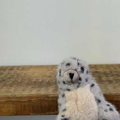 Jellycat Nauticool Spotty Seal - Tiny Fluffy Grey Seal Soft Beanie Pocket Size