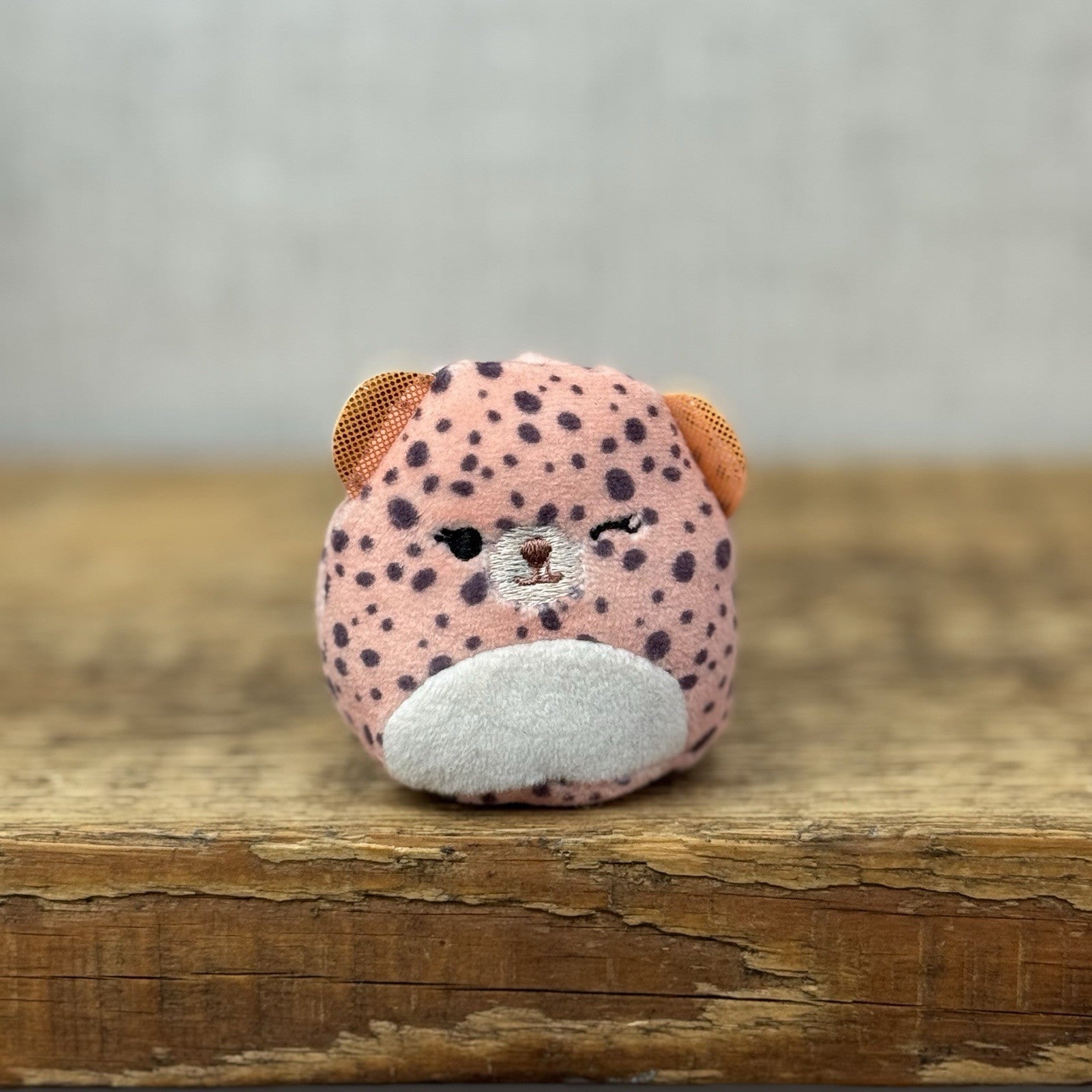 Squishmallow Squishville - Nya Pink Leopard Varsity Squad - Pink Squishville 2"