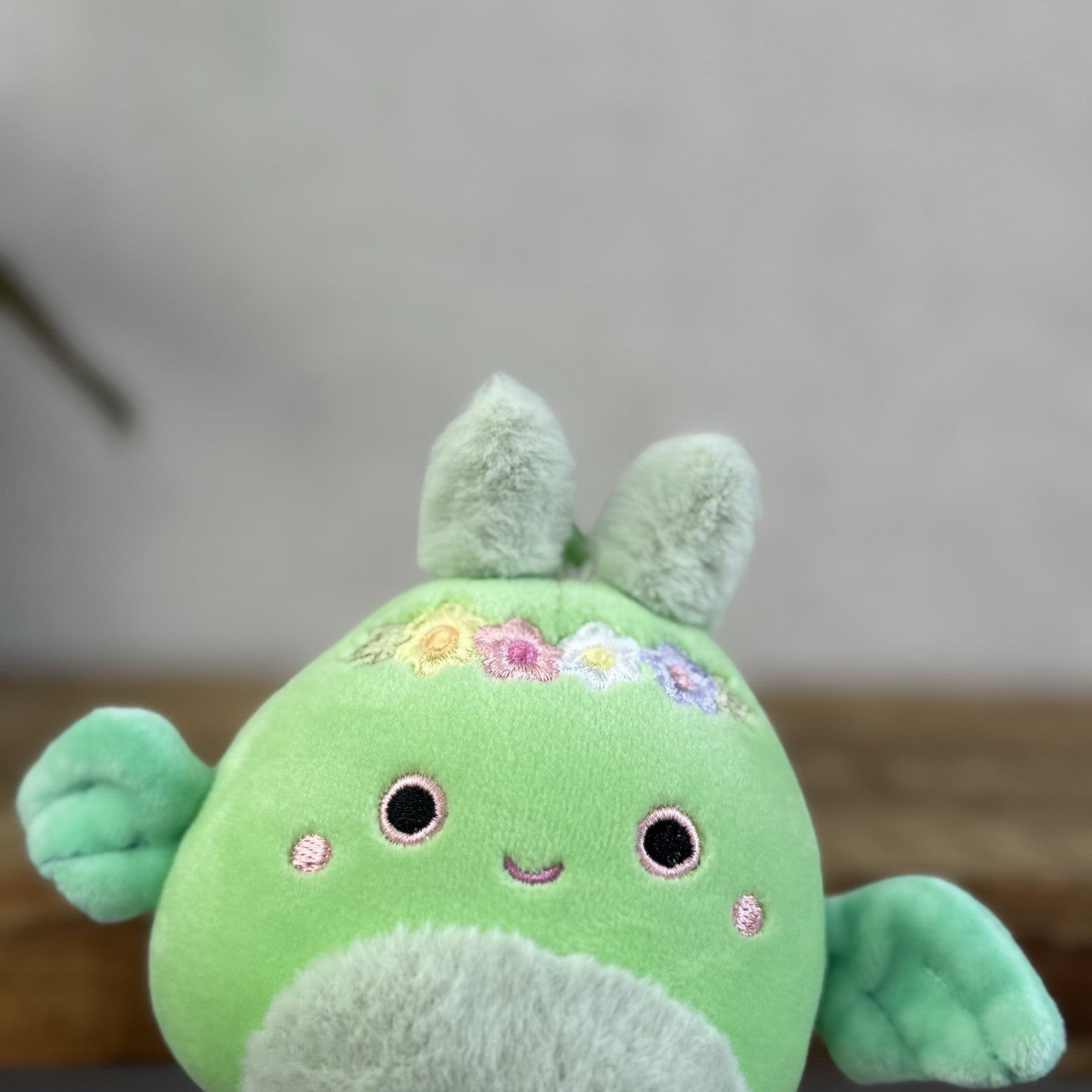 Squishmallows Tove The Mothman Clip / Keyring Squish Green Fluffy Cute 3.5”