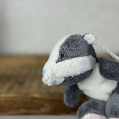 Blue Nose Friends Bracken Badger #25 - Small Grey/White Badger Soft Toy Beanie 