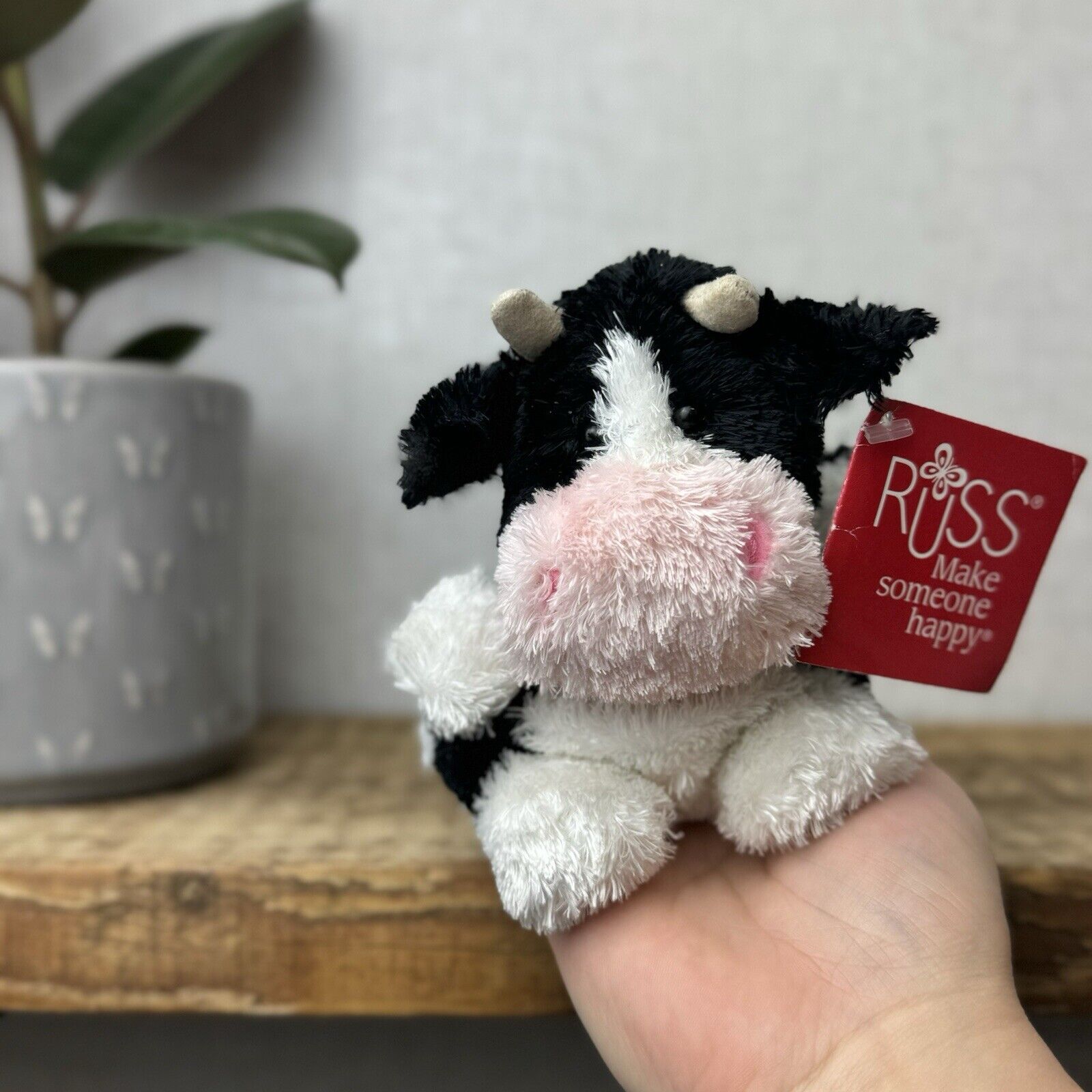 Russ Berrie Luvvies - Fred The Cow Beanie - Pudding Cow Soft Toy Tiny 4”