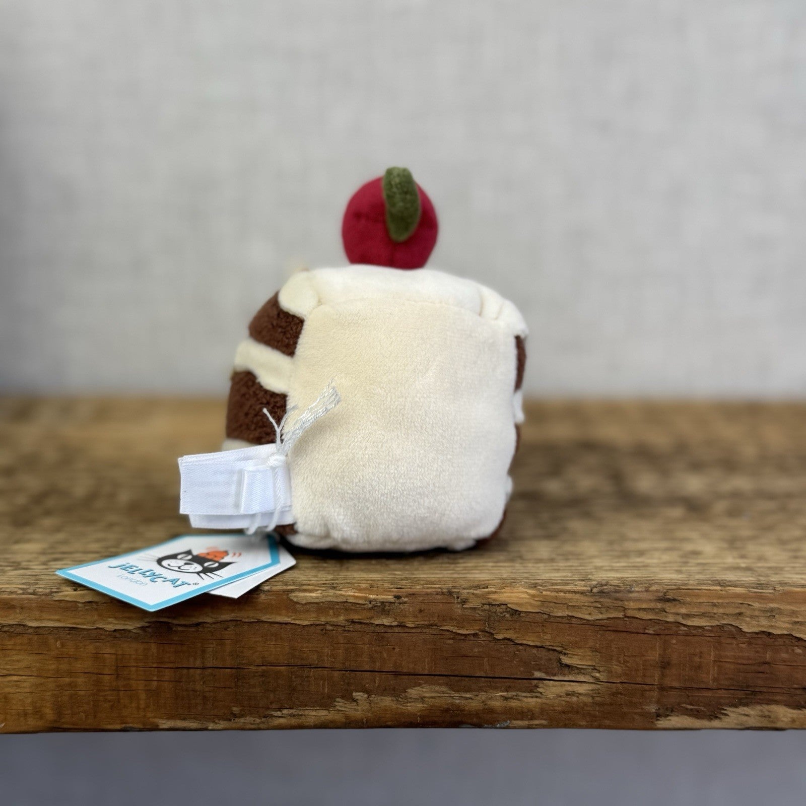 Jellycat Pretty Patisserie Gataux - Christmas Soft Toy Beanie Cake New With Tags