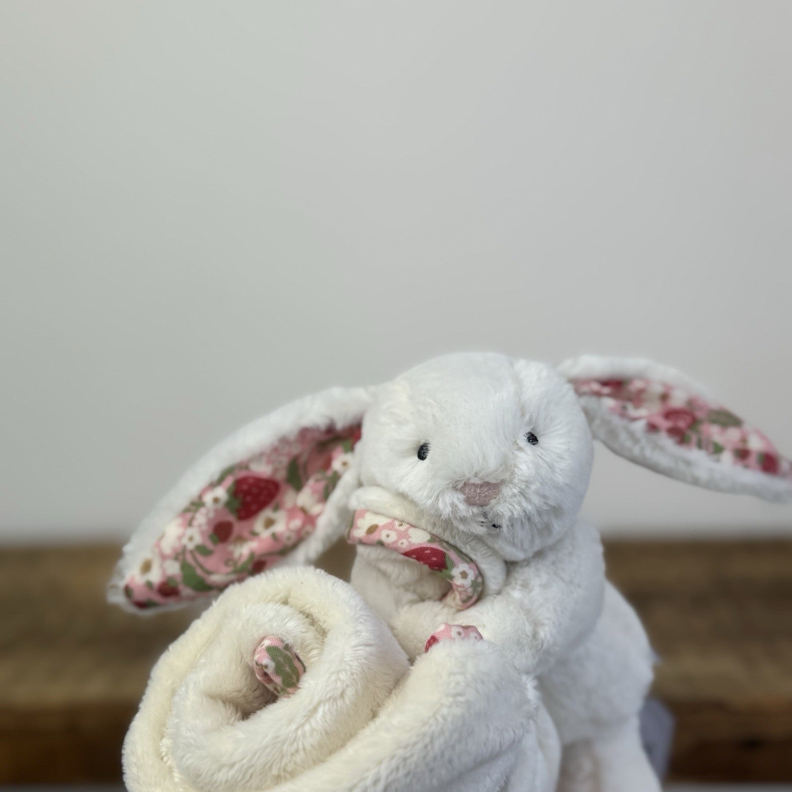Jellycat Bashful Bunny Soother Bloosom Cream 'Berry 'Bunny Comforter NWOT